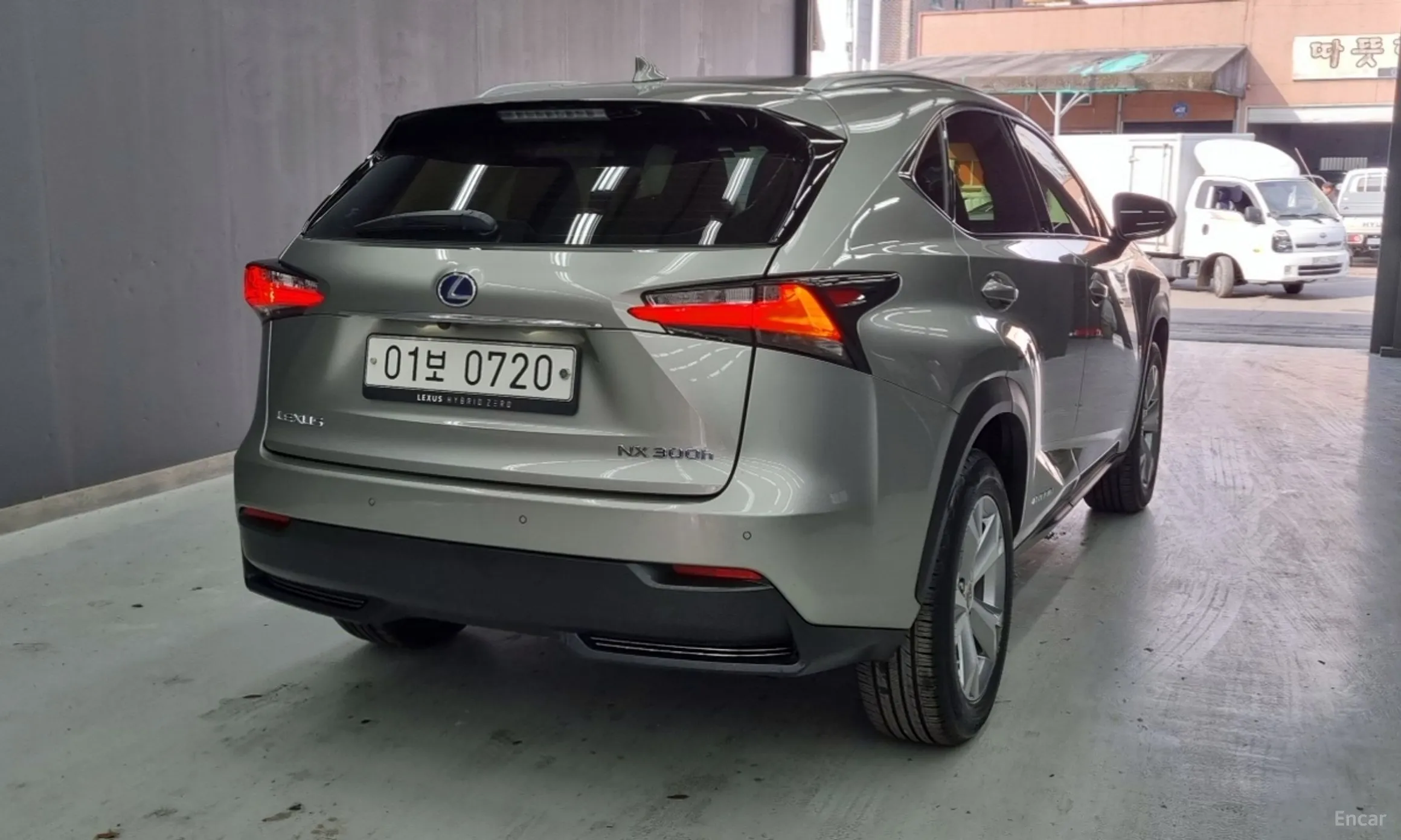 Lexus NX300h