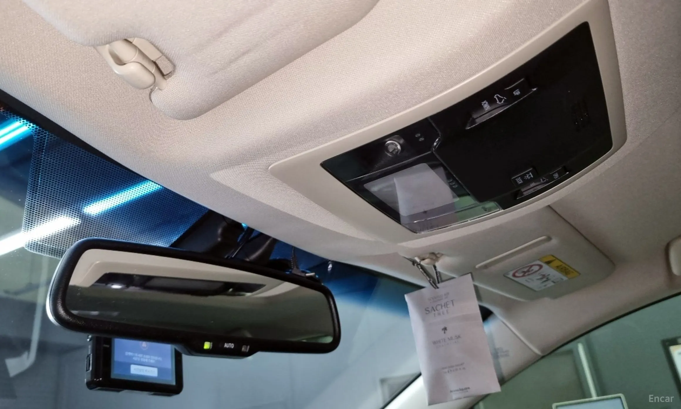 Lexus NX300h превью 17