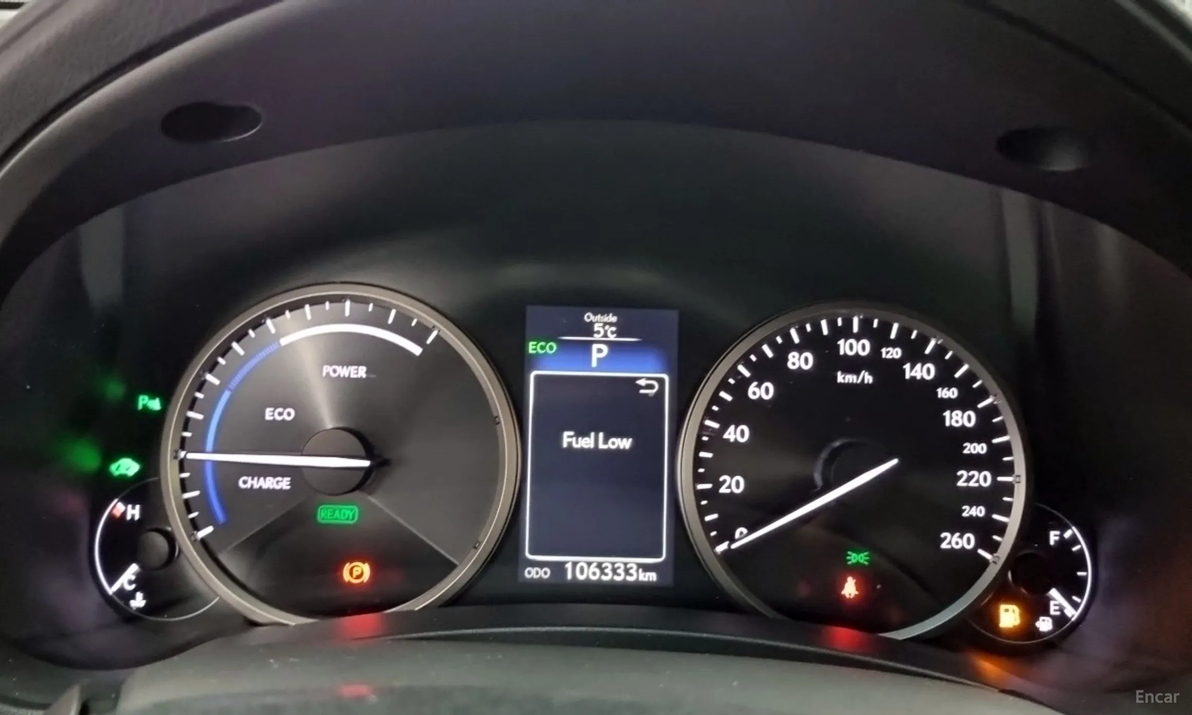 Lexus NX300h превью 8