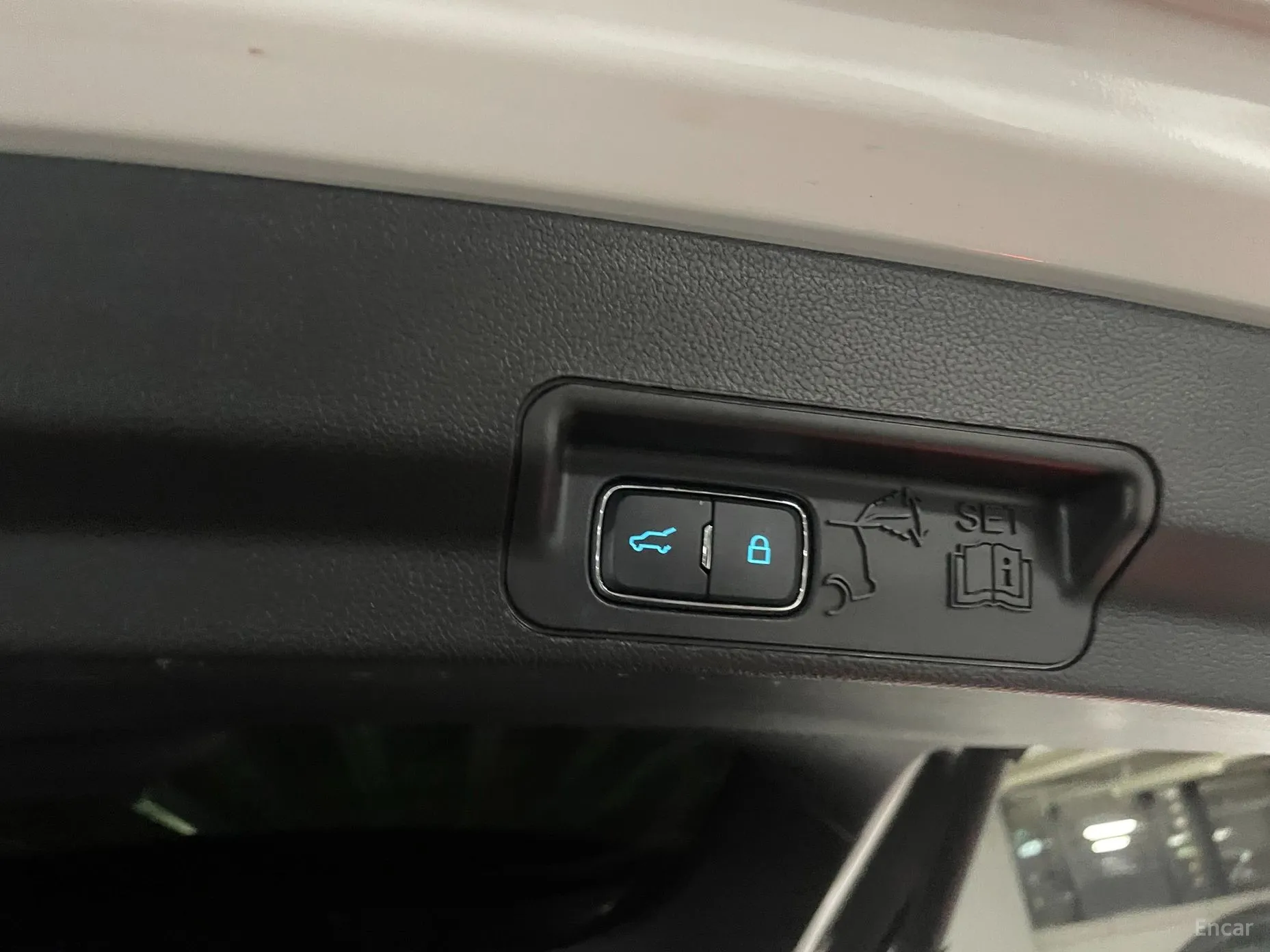 Ford Explorer 6th Generation превью 19
