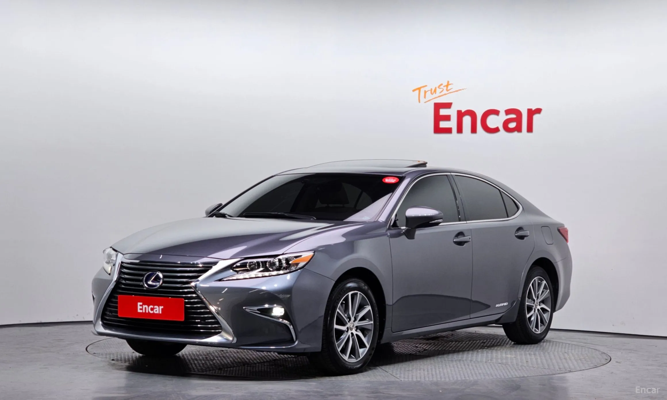 Lexus New ES300h