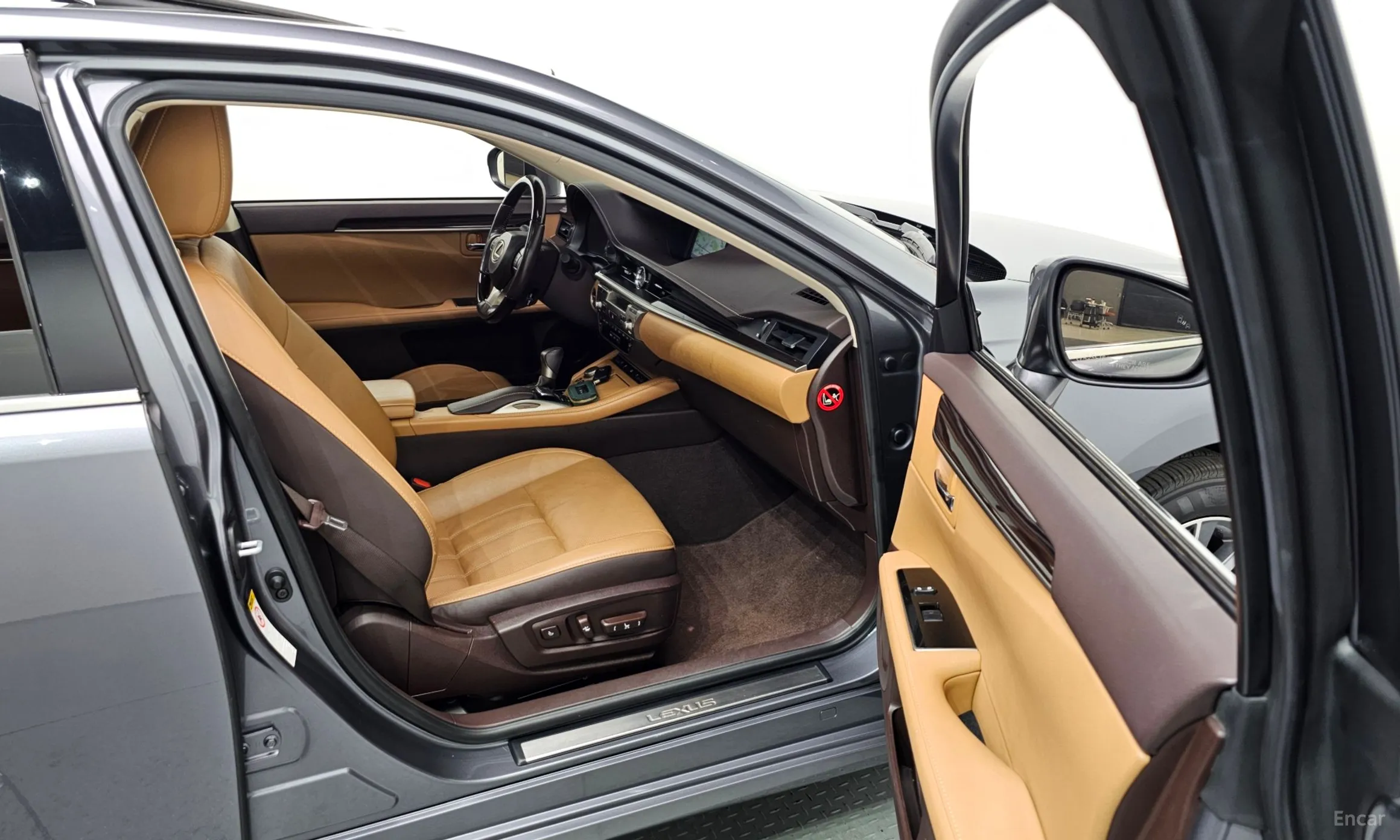 Lexus New ES300h превью 11