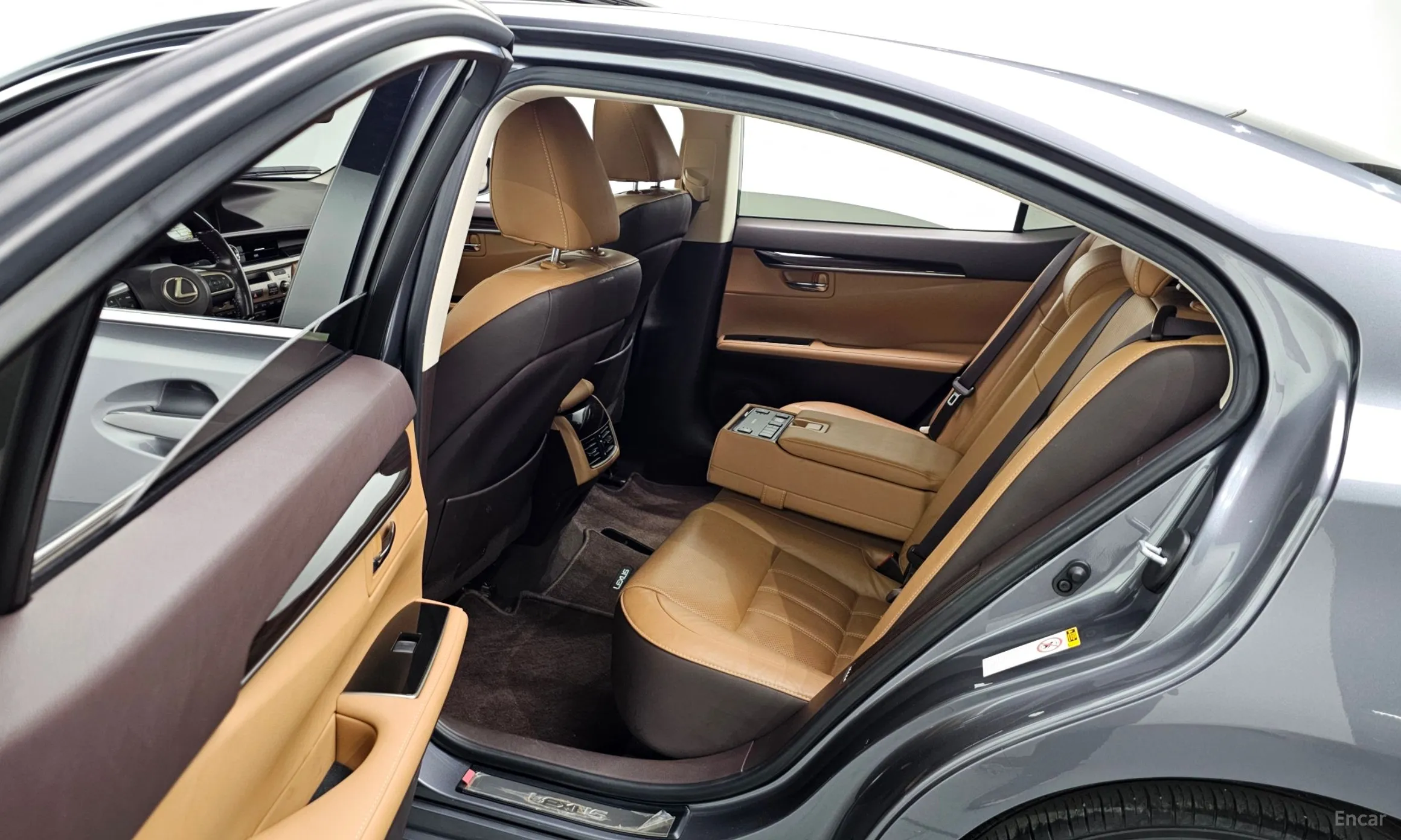 Lexus New ES300h превью 12