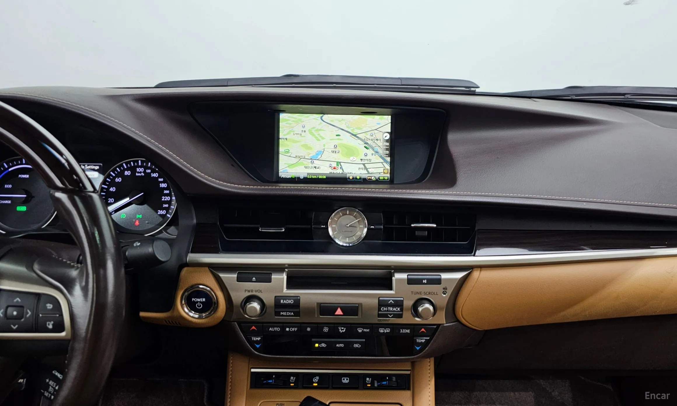 Lexus New ES300h превью 14