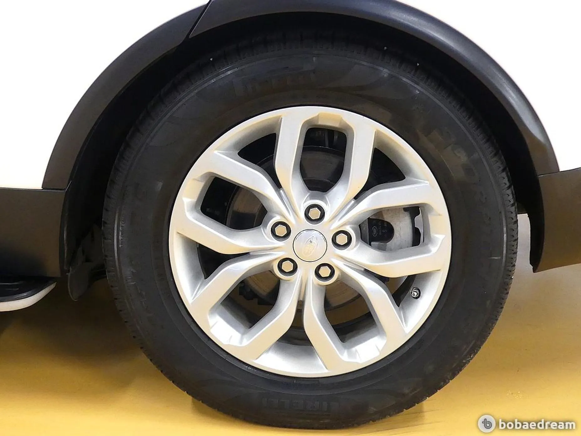Land Rover Discovery 5 превью 5