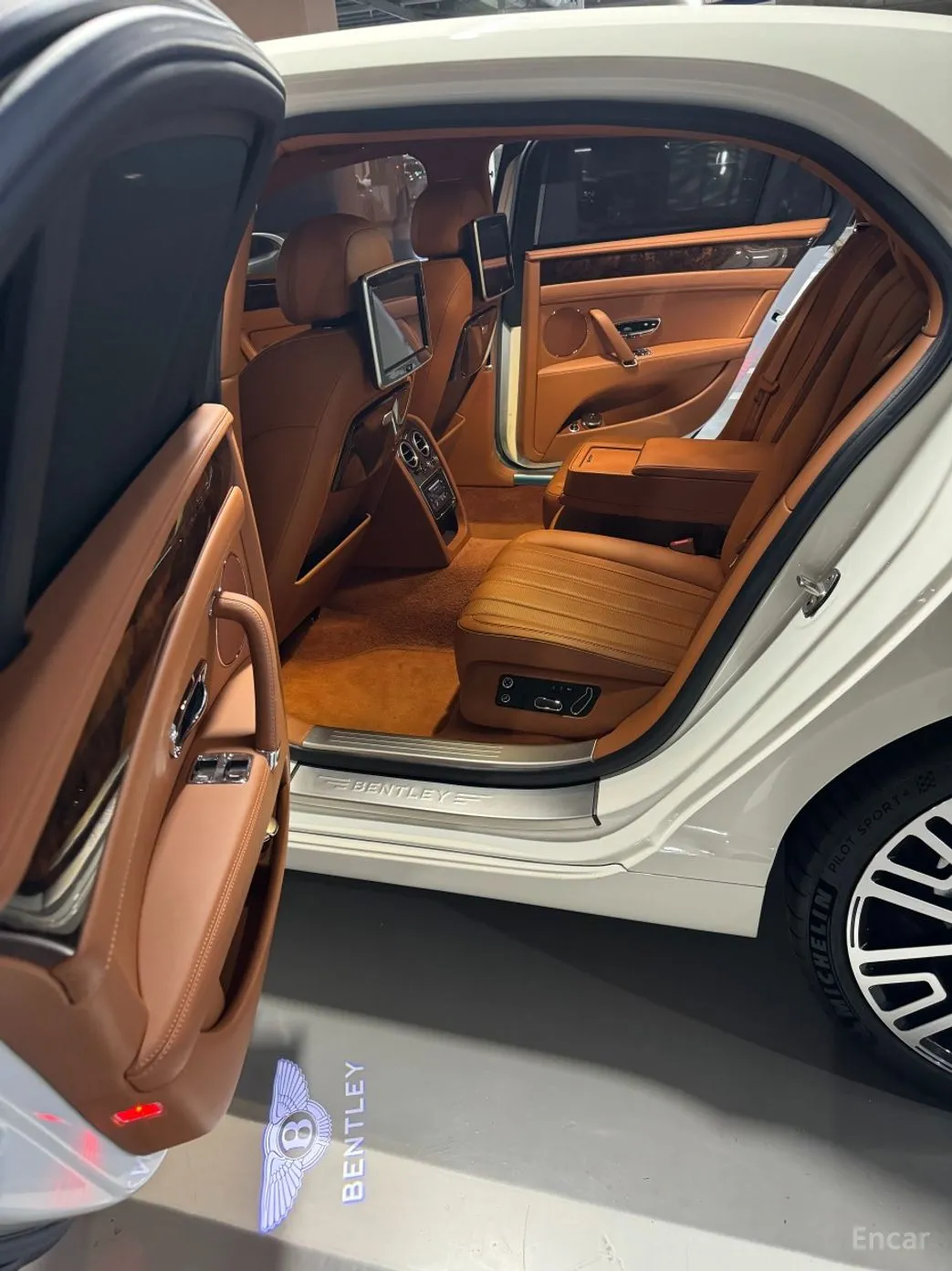 Bentley Flying Spur 2nd Generation превью 14