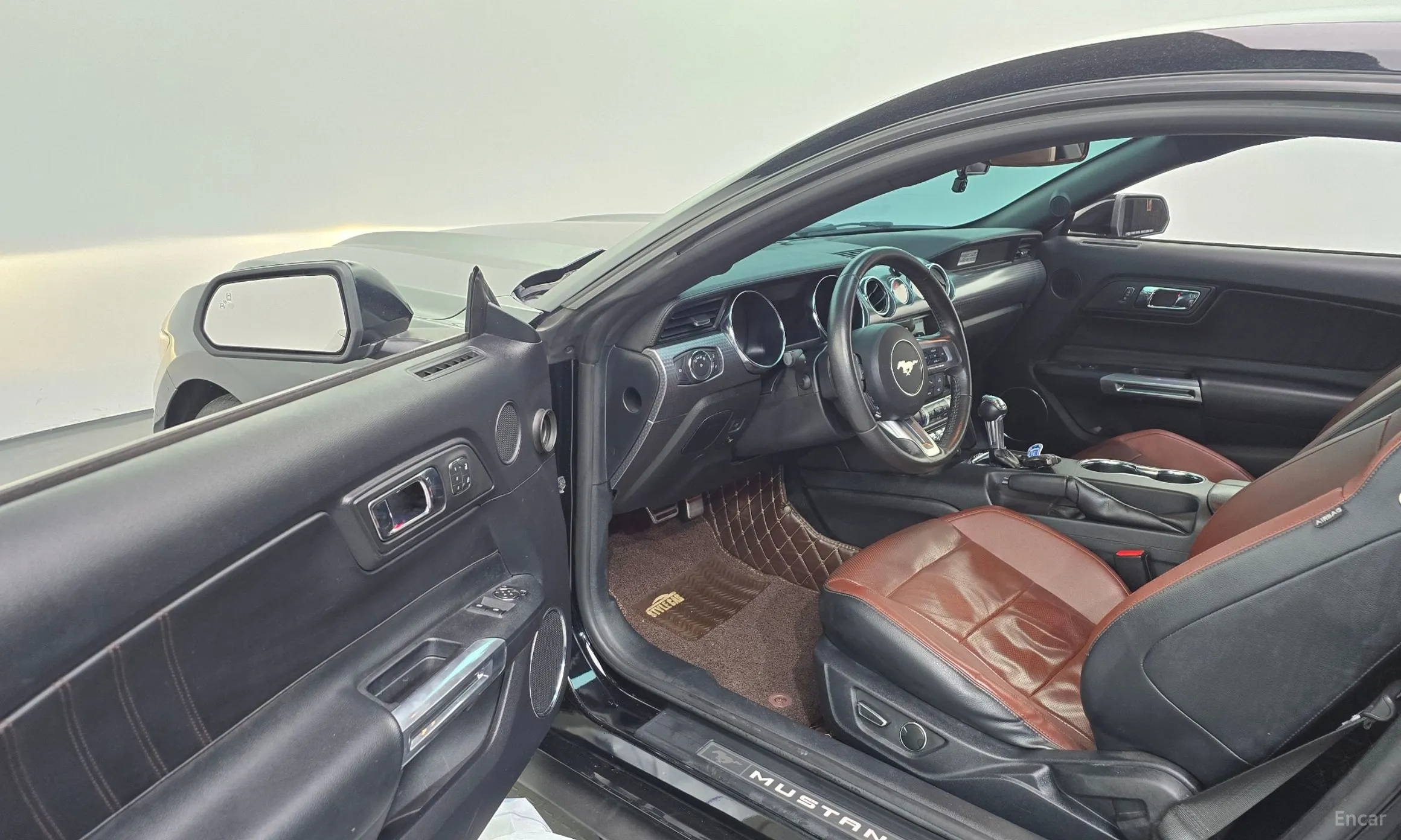 Ford Mustang превью 10