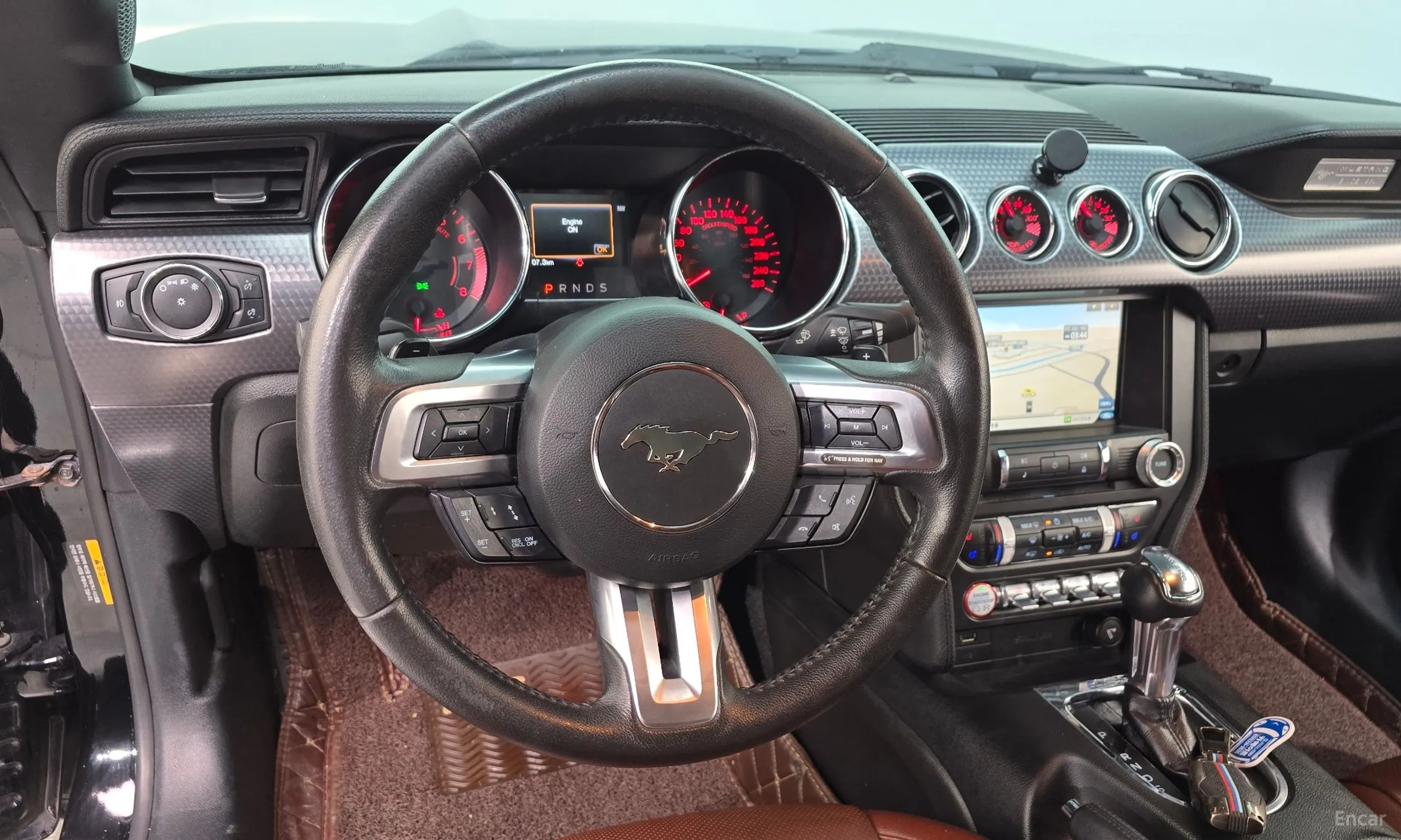 Ford Mustang превью 13
