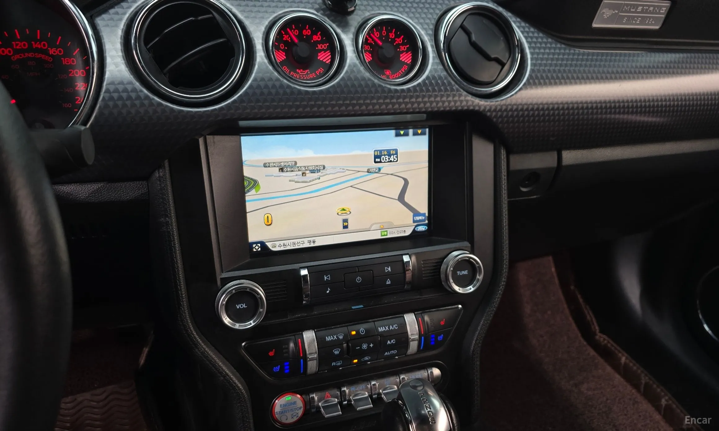 Ford Mustang превью 14