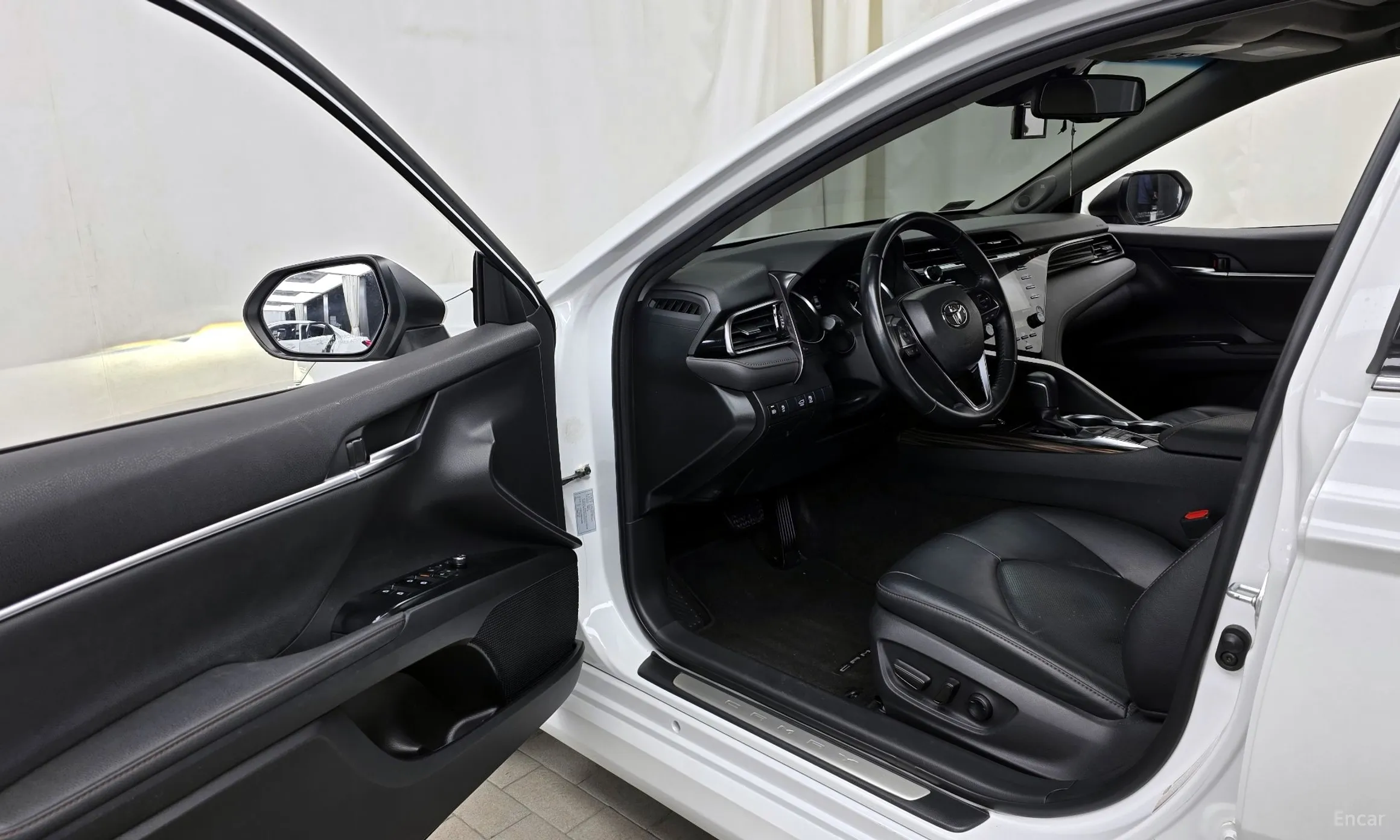 Toyota Camry (XV70) превью 10
