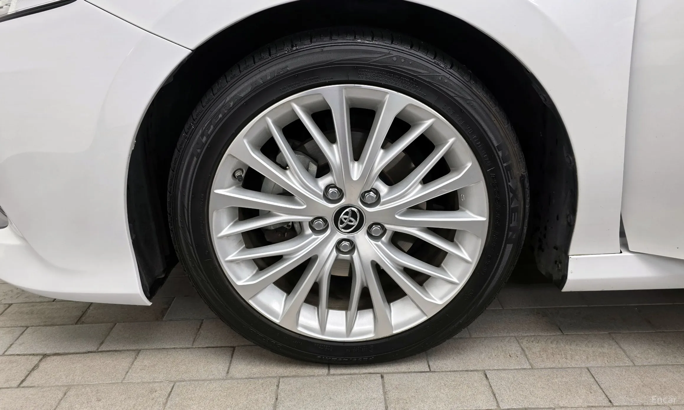Toyota Camry (XV70) превью 5