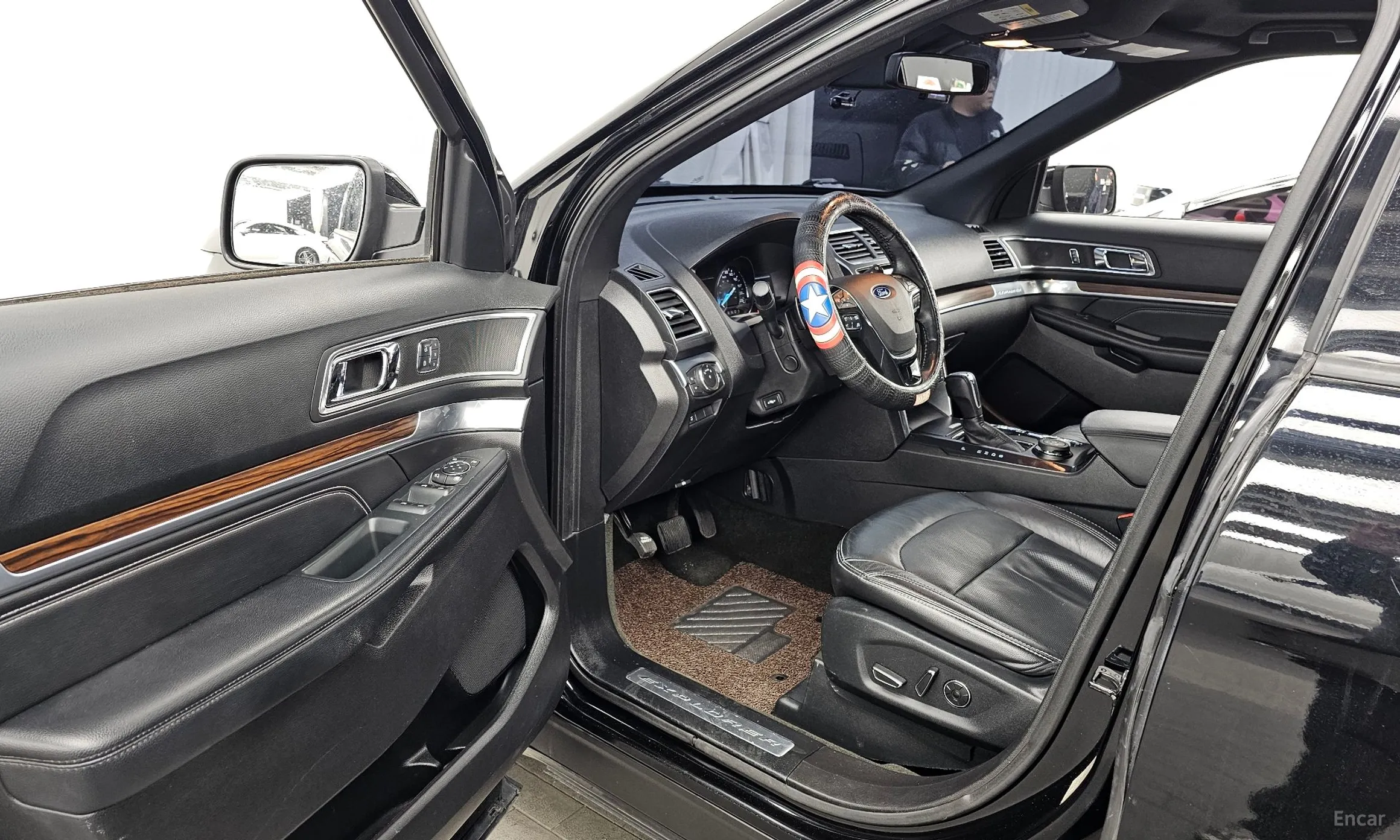 Ford Explorer превью 10