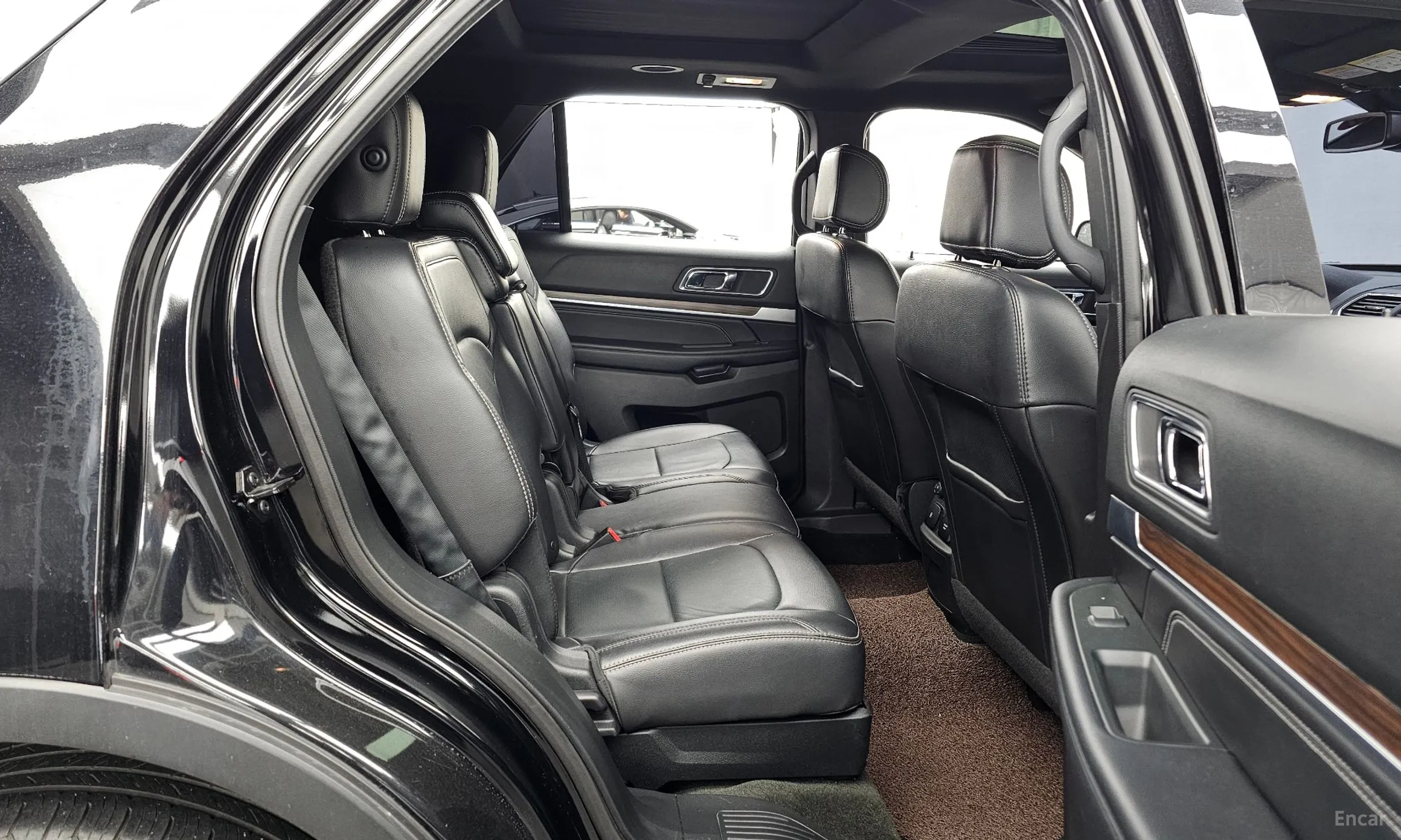 Ford Explorer превью 12