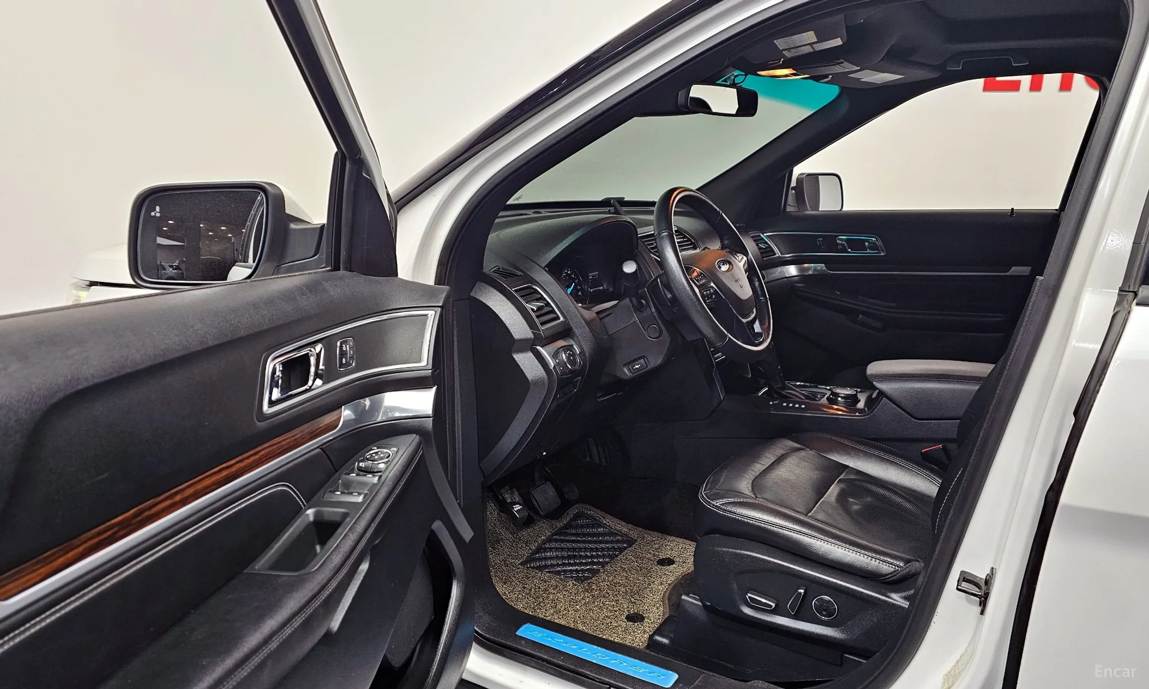 Ford Explorer превью 11