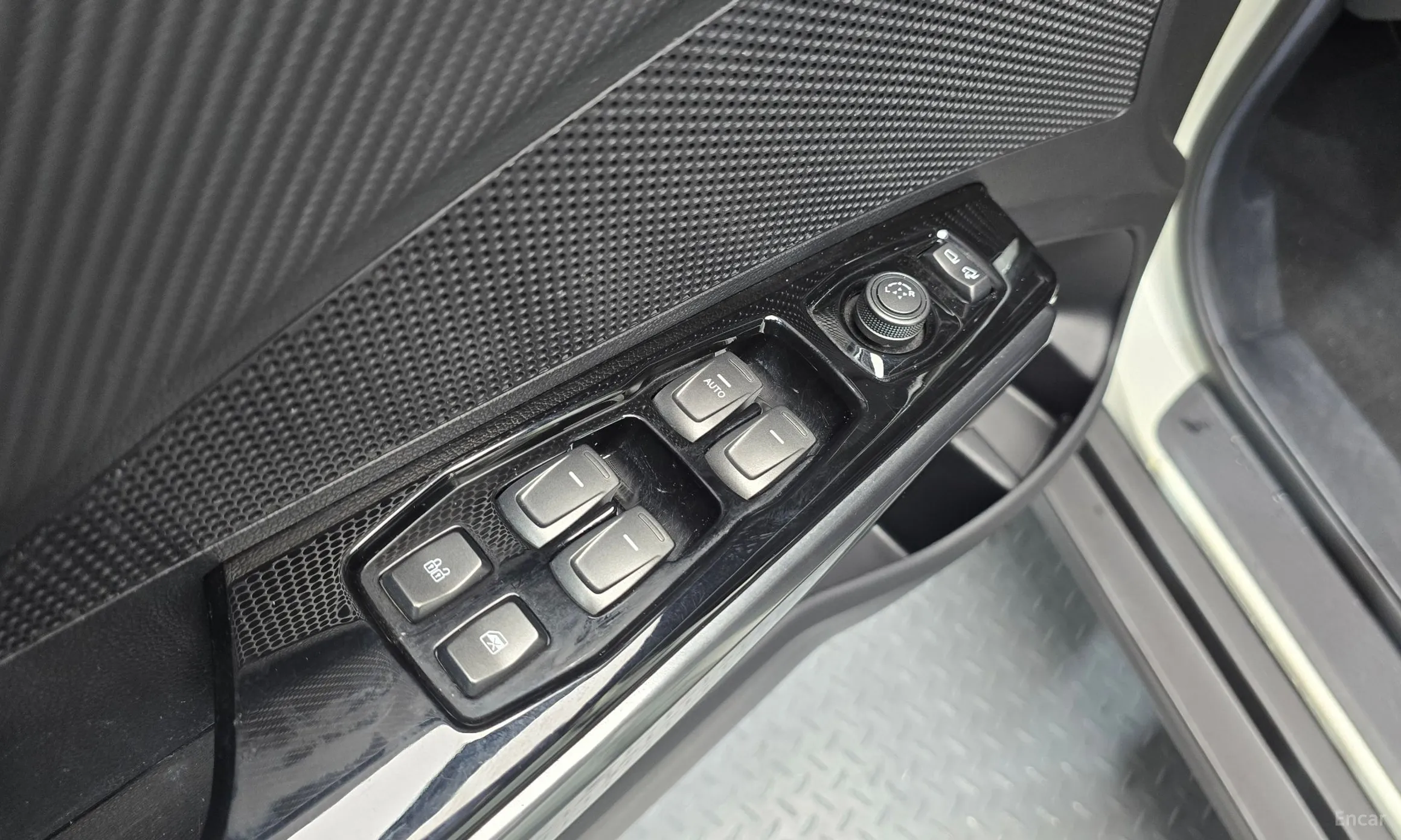 KG Mobility (SsangYong) Berry New Tivoli превью 14