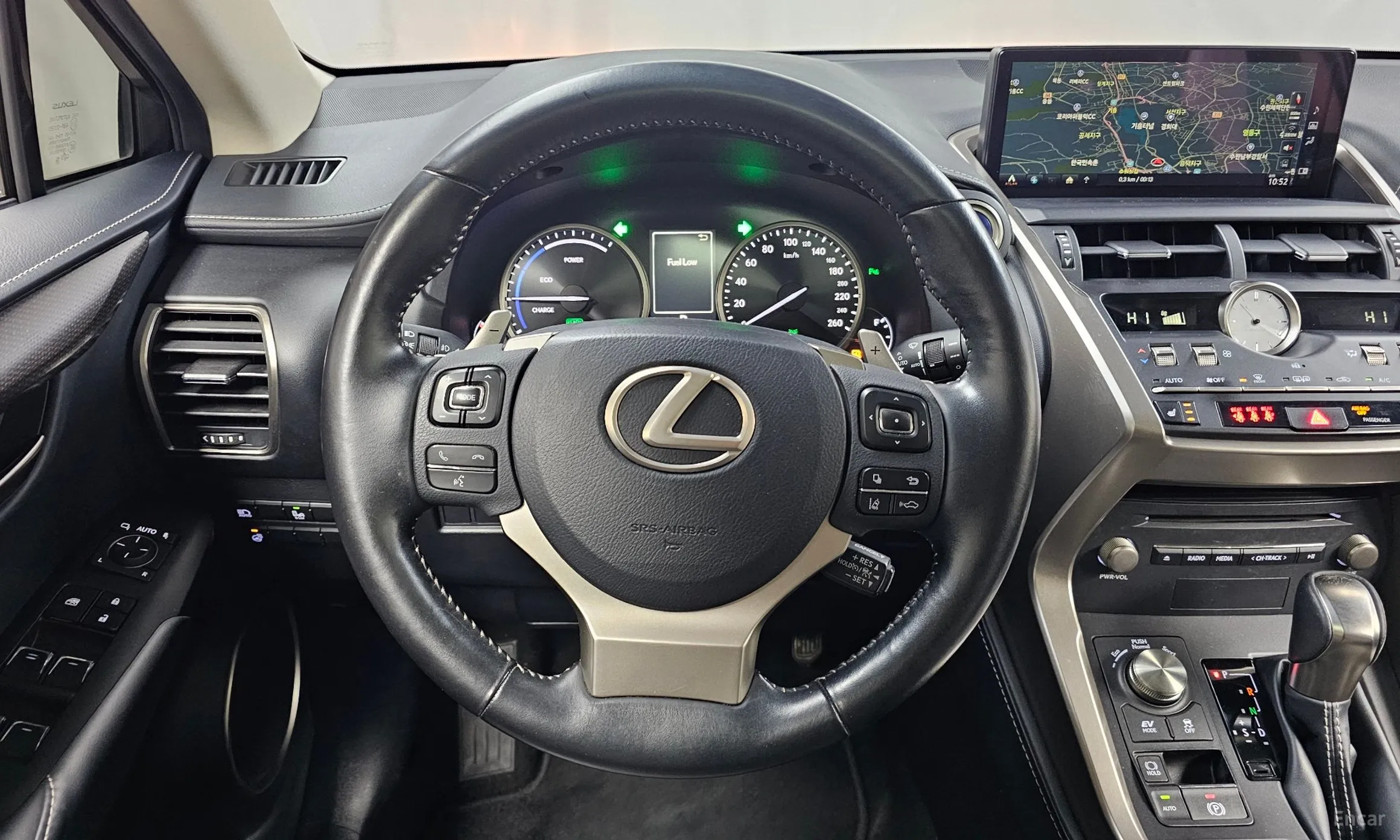 Lexus NX300h превью 13