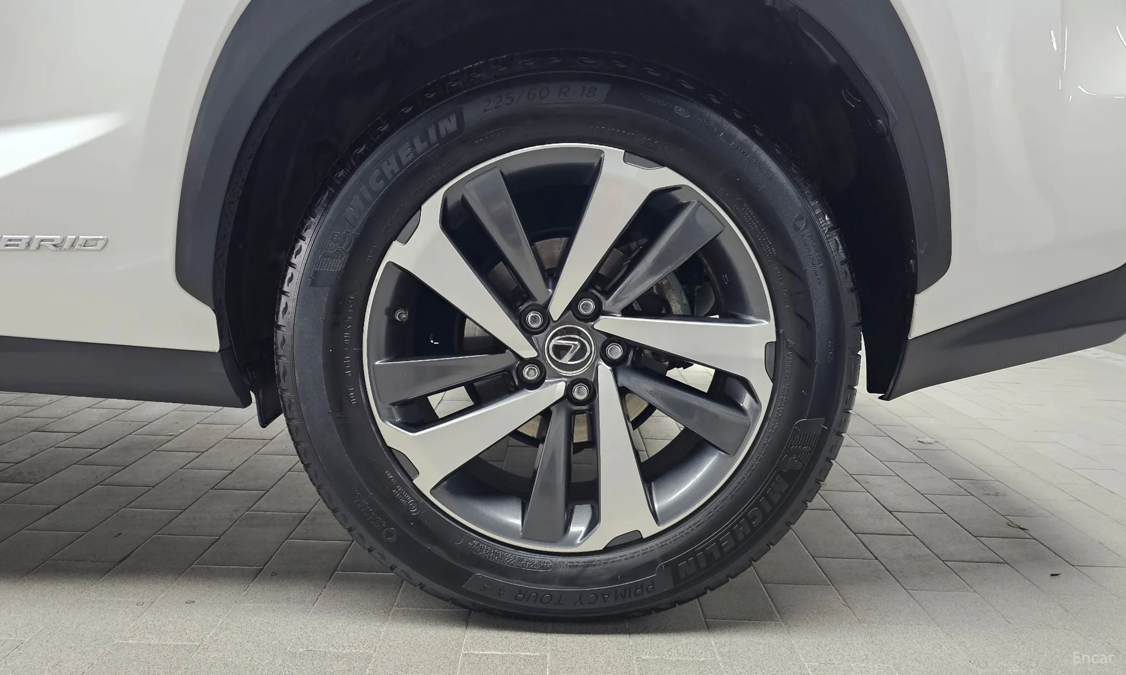 Lexus NX300h превью 5
