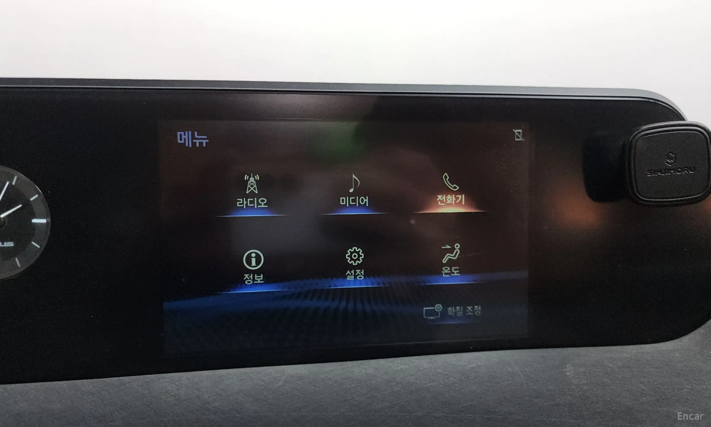 Lexus UX250h превью 15