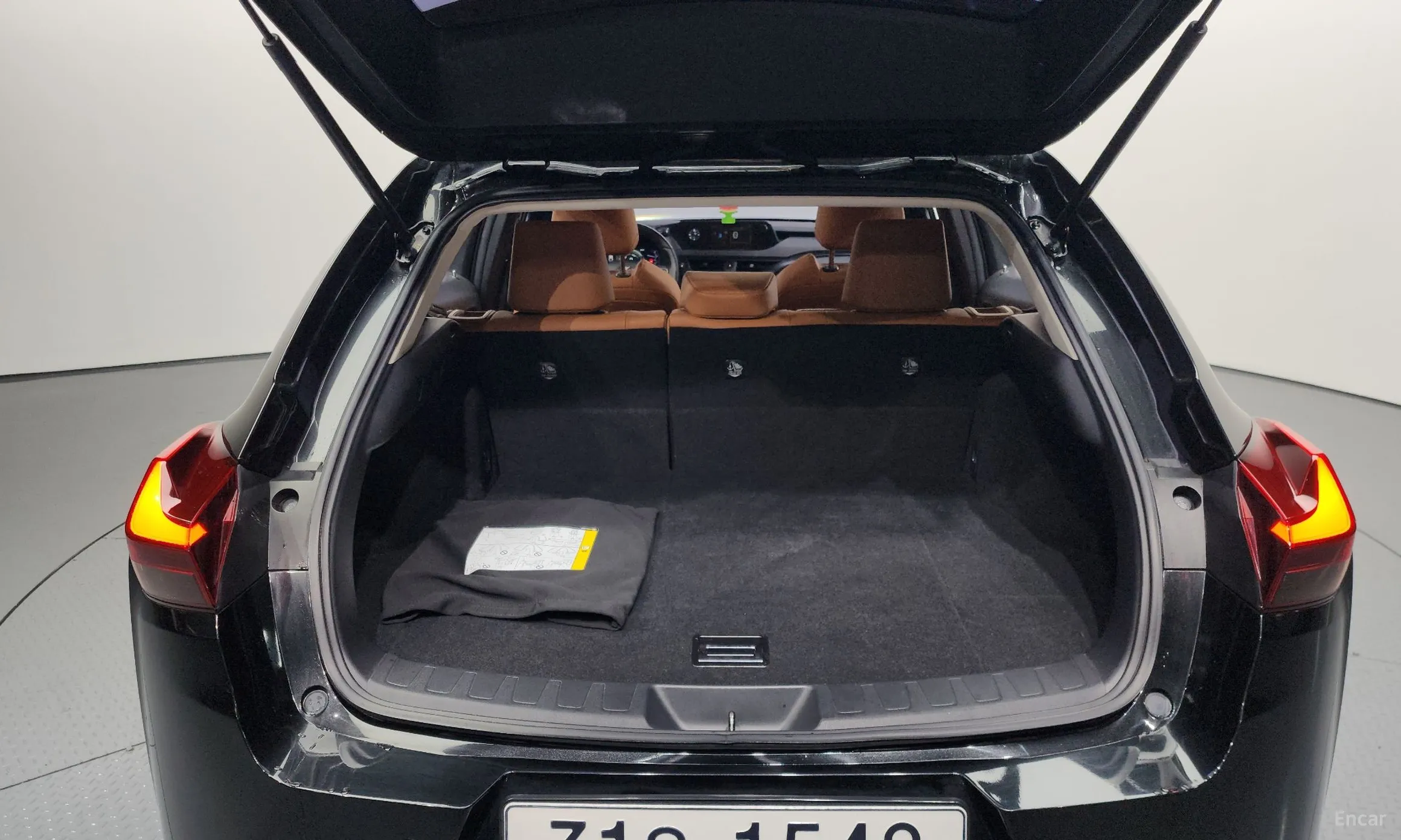 Lexus UX250h превью 20