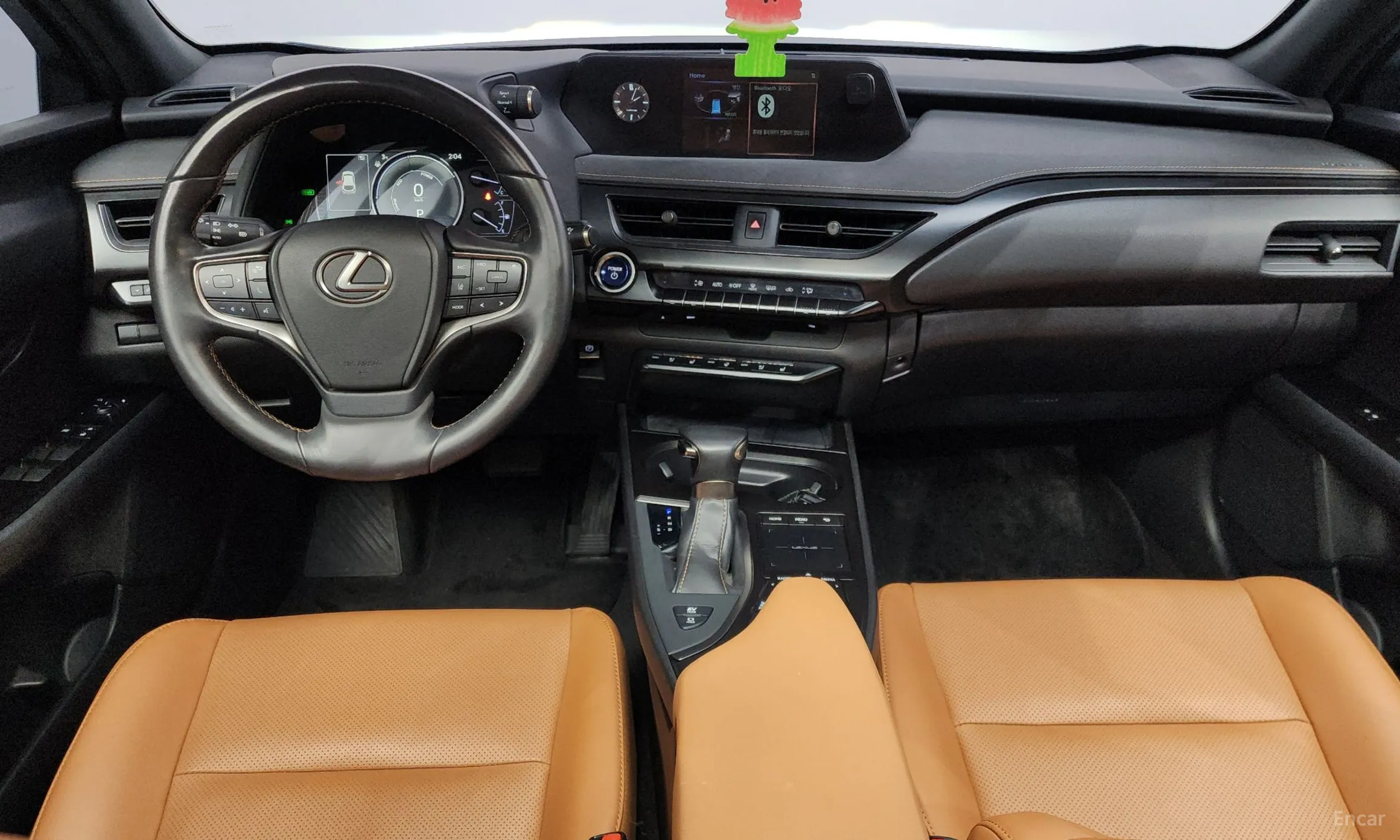 Lexus UX250h превью 7