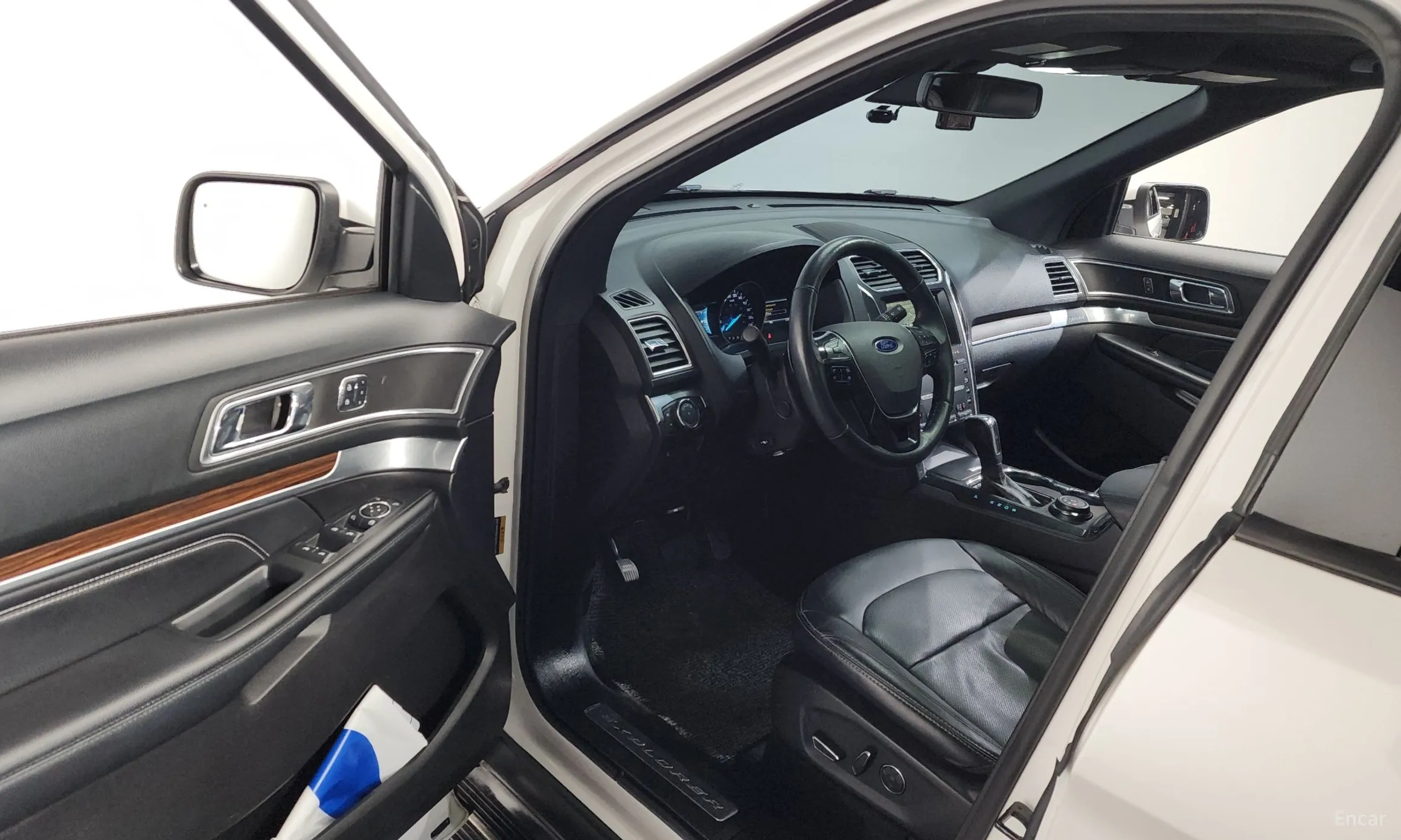 Ford Explorer превью 10