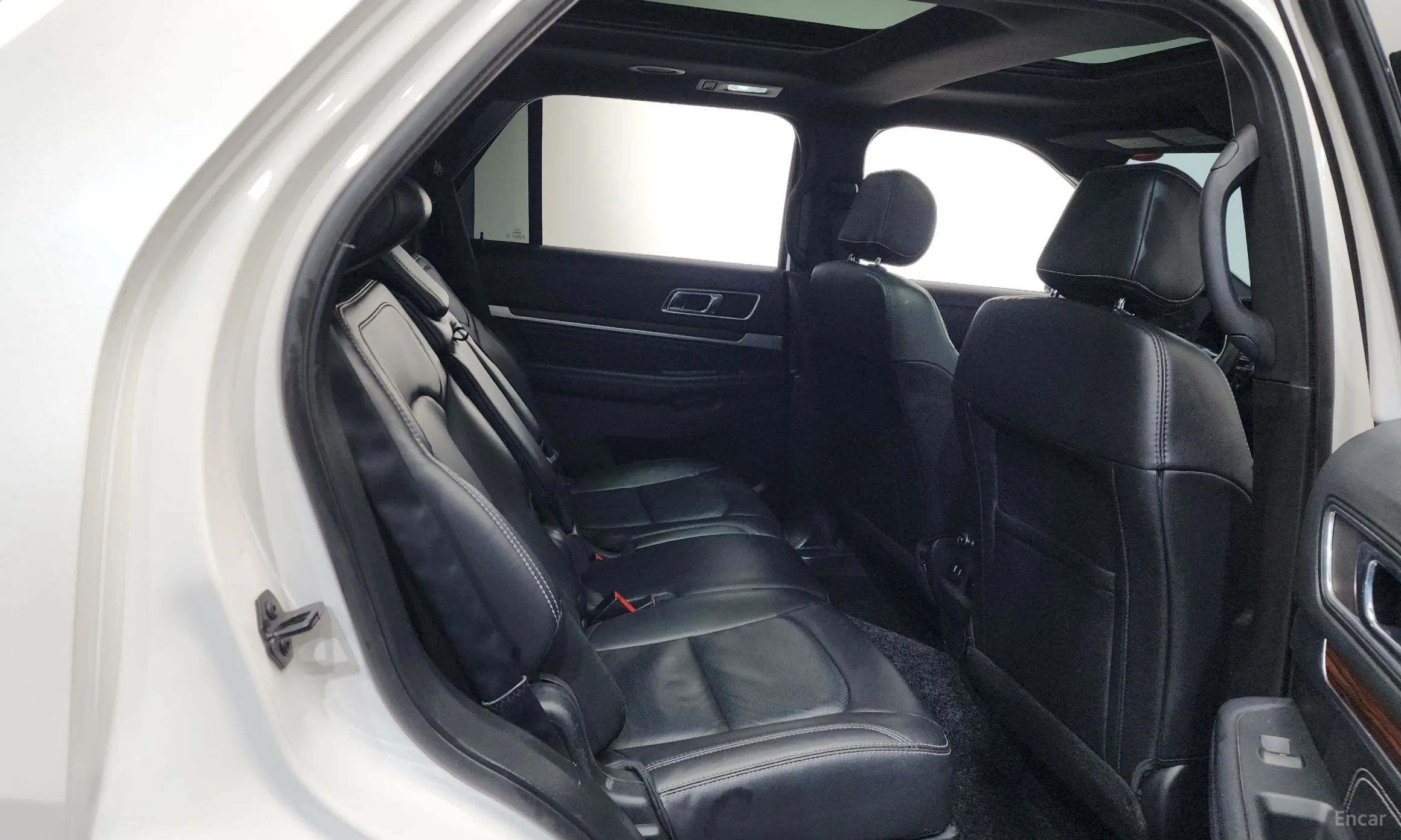 Ford Explorer превью 12