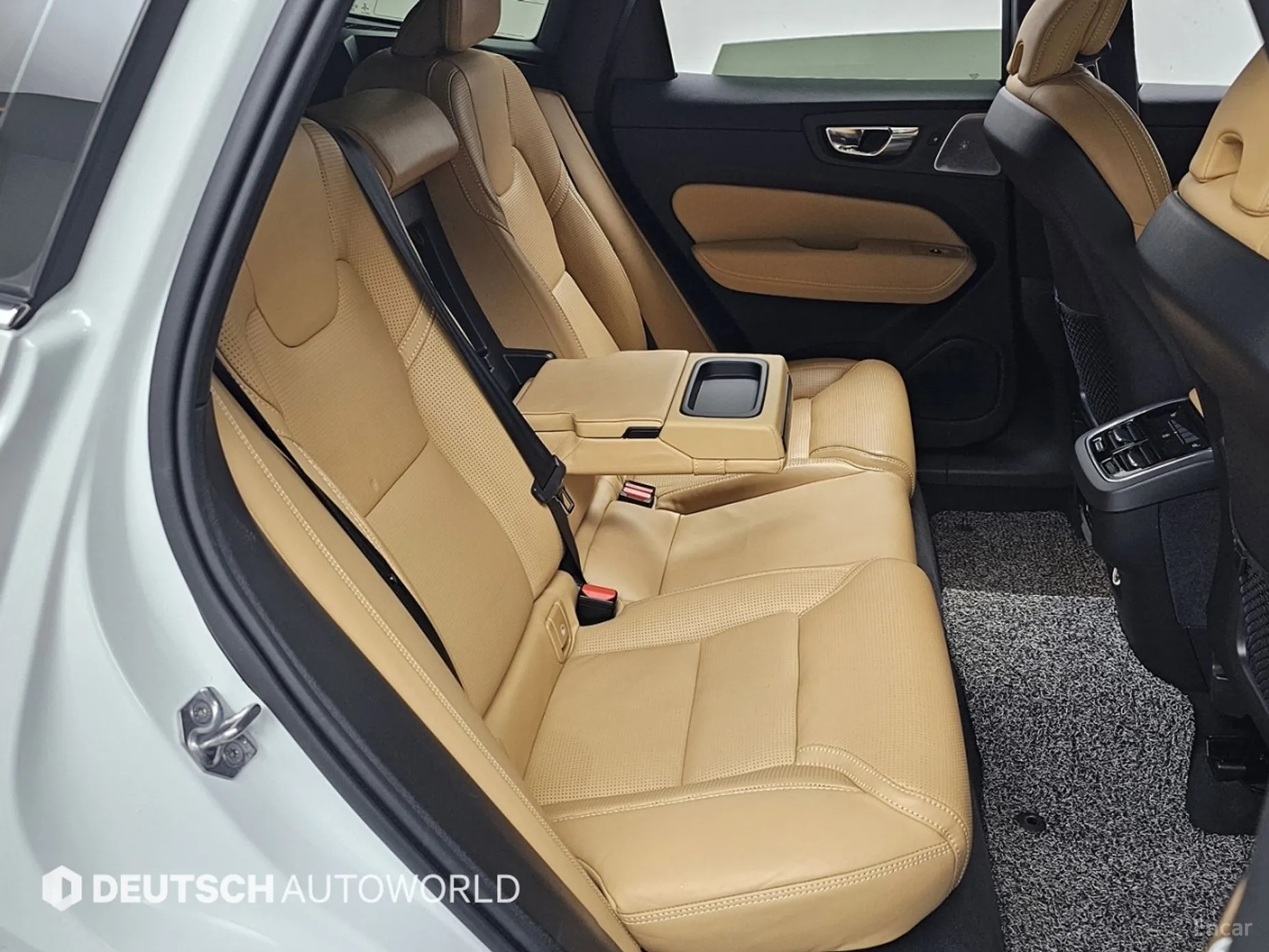 Volvo XC60 Gen 2 превью 12