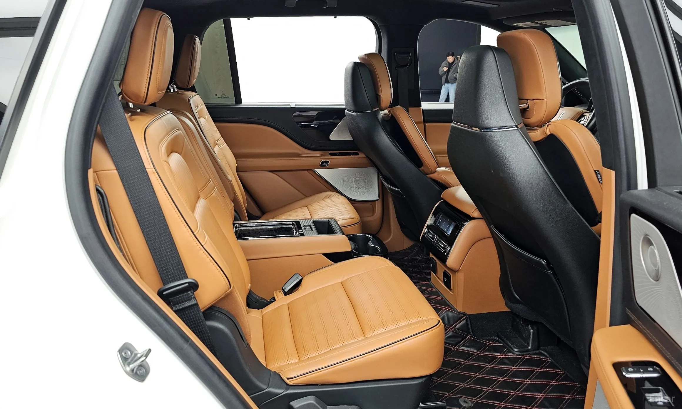 Lincoln Aviator 2nd Generation превью 12