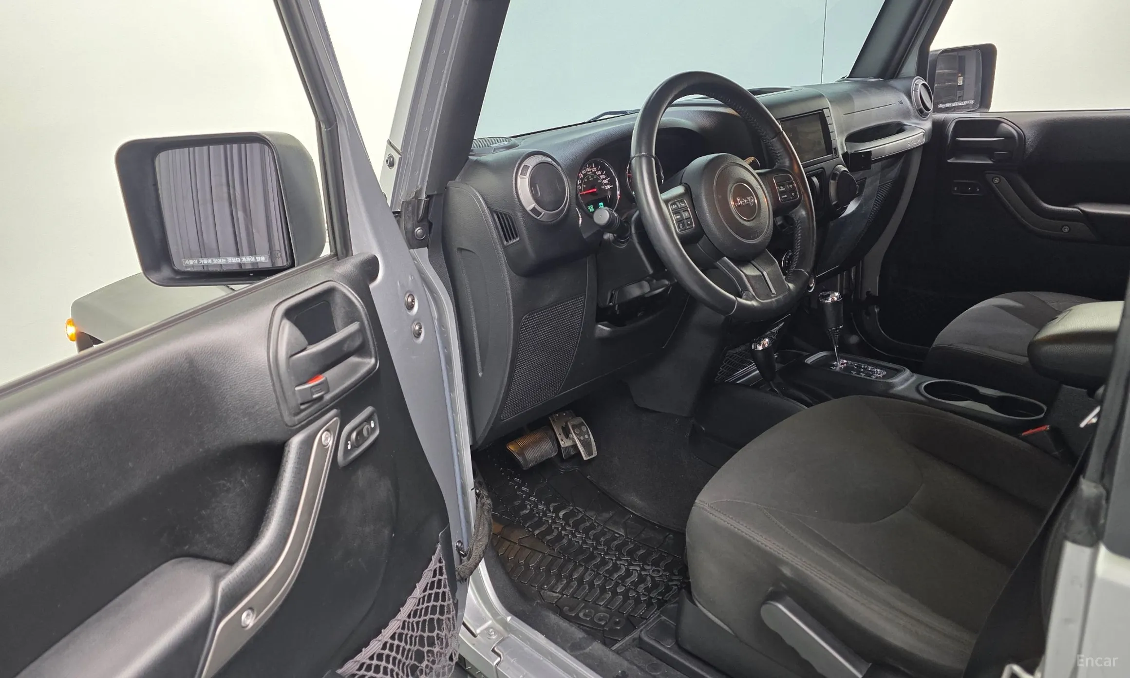 Jeep Wrangler (JK) превью 11