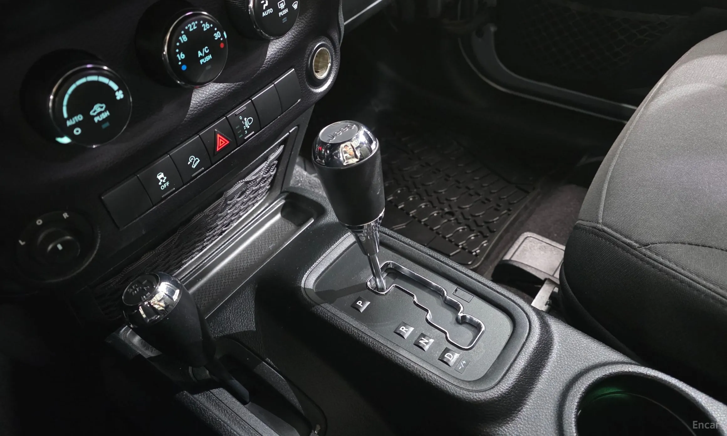 Jeep Wrangler (JK) превью 9