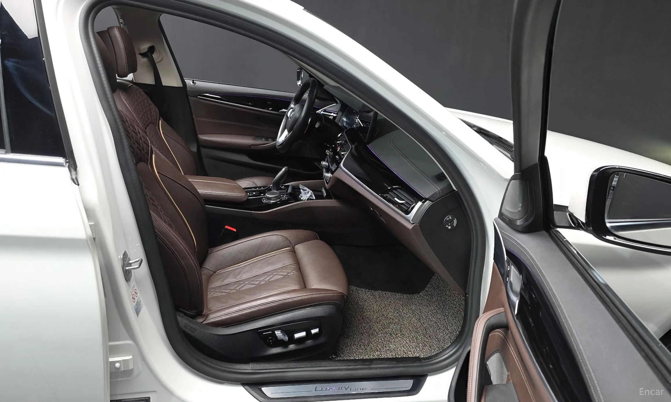 BMW 5 Series (G30) превью 11