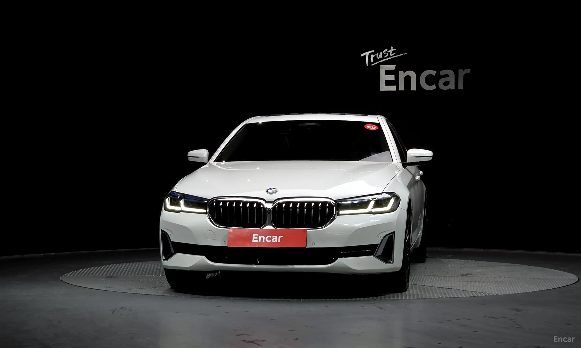 BMW 5 Series (G30) превью 3
