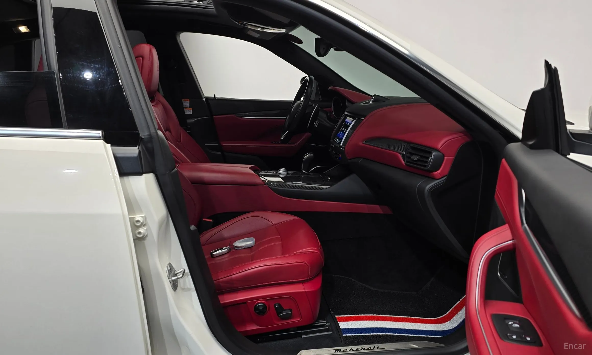 Maserati Levante превью 11