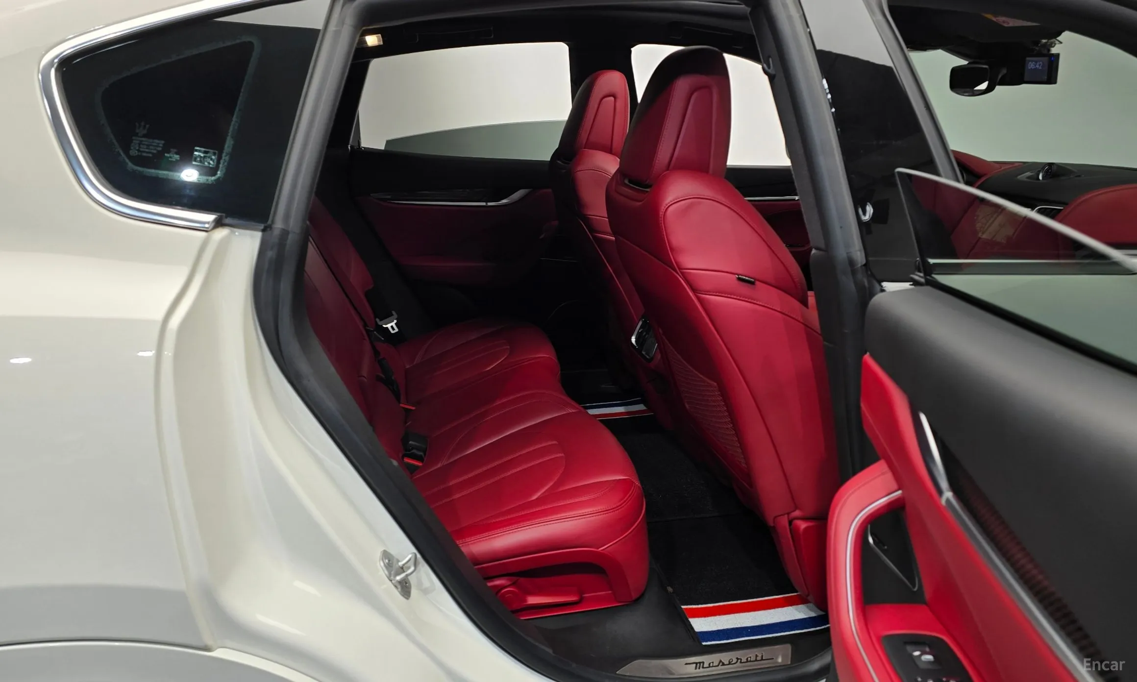 Maserati Levante превью 12