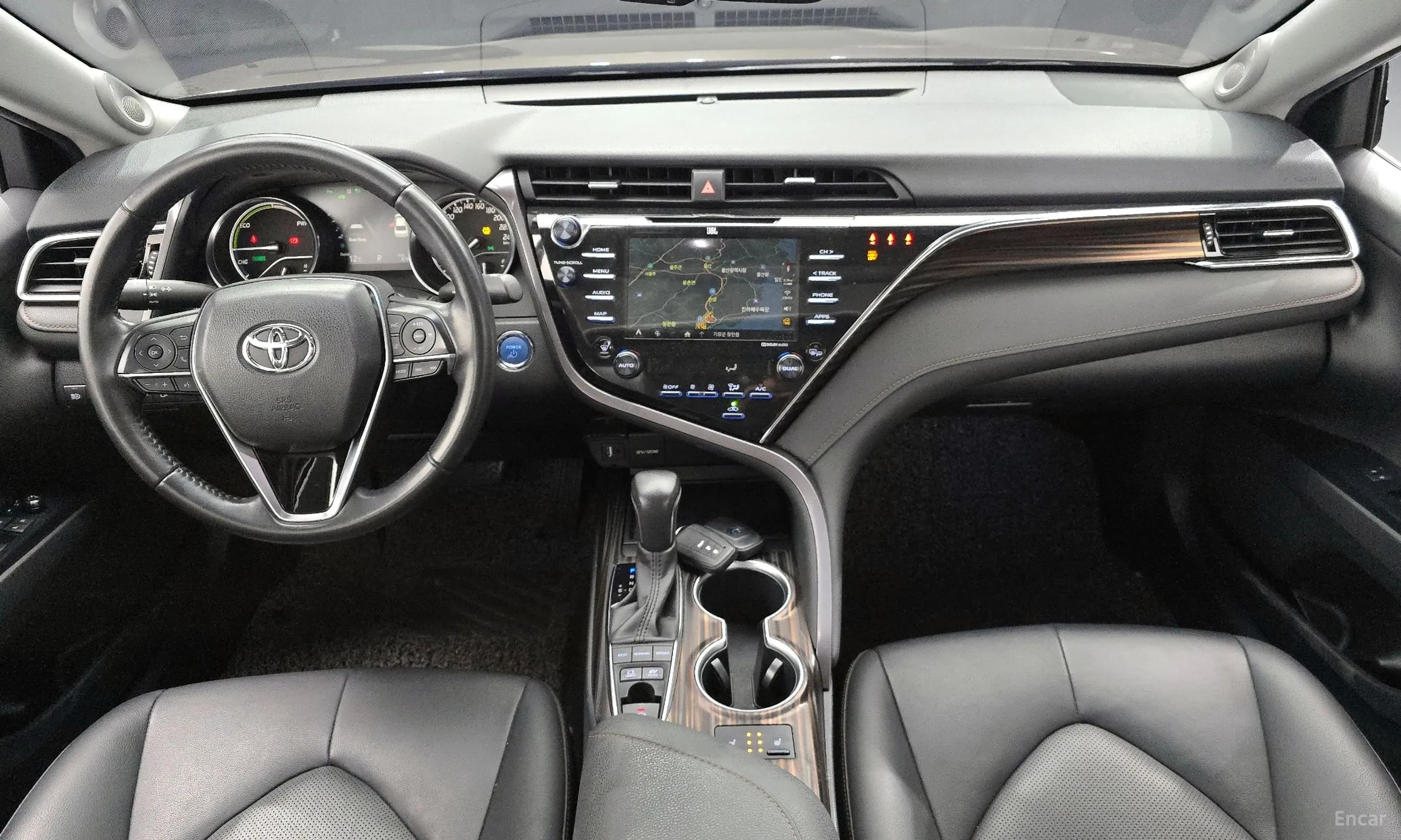 Toyota Camry (XV70) превью 7