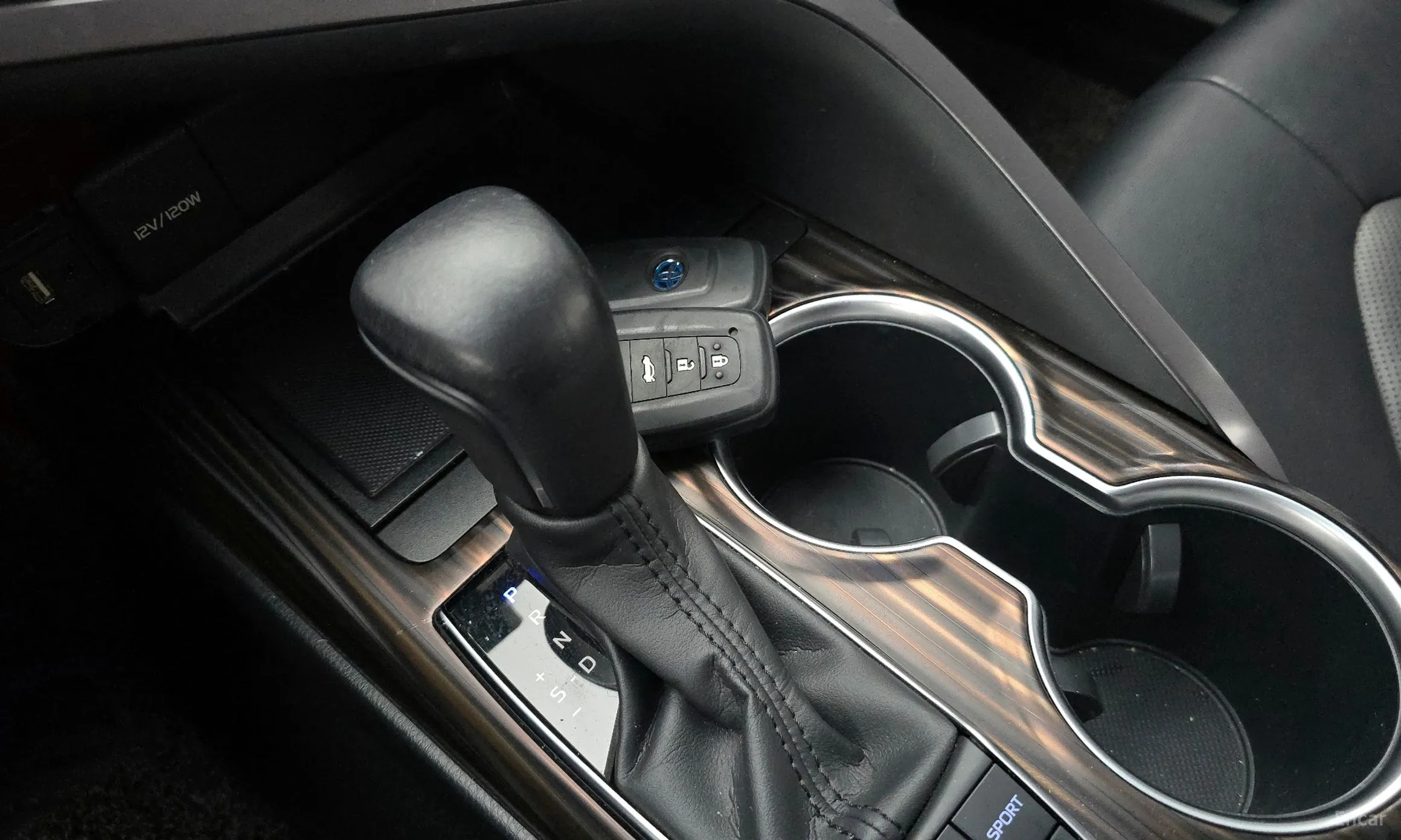 Toyota Camry (XV70) превью 9