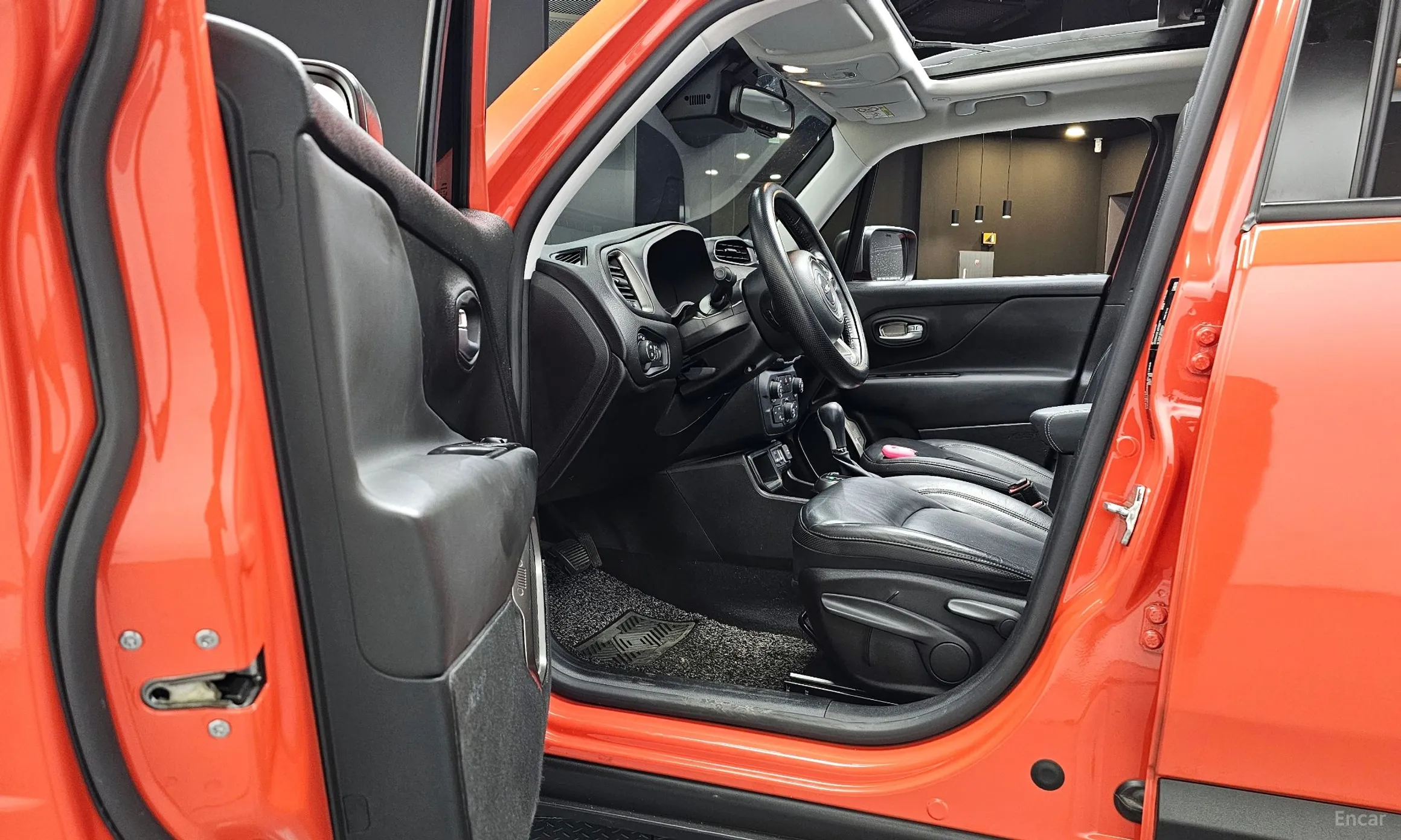 Jeep Renegade превью 10