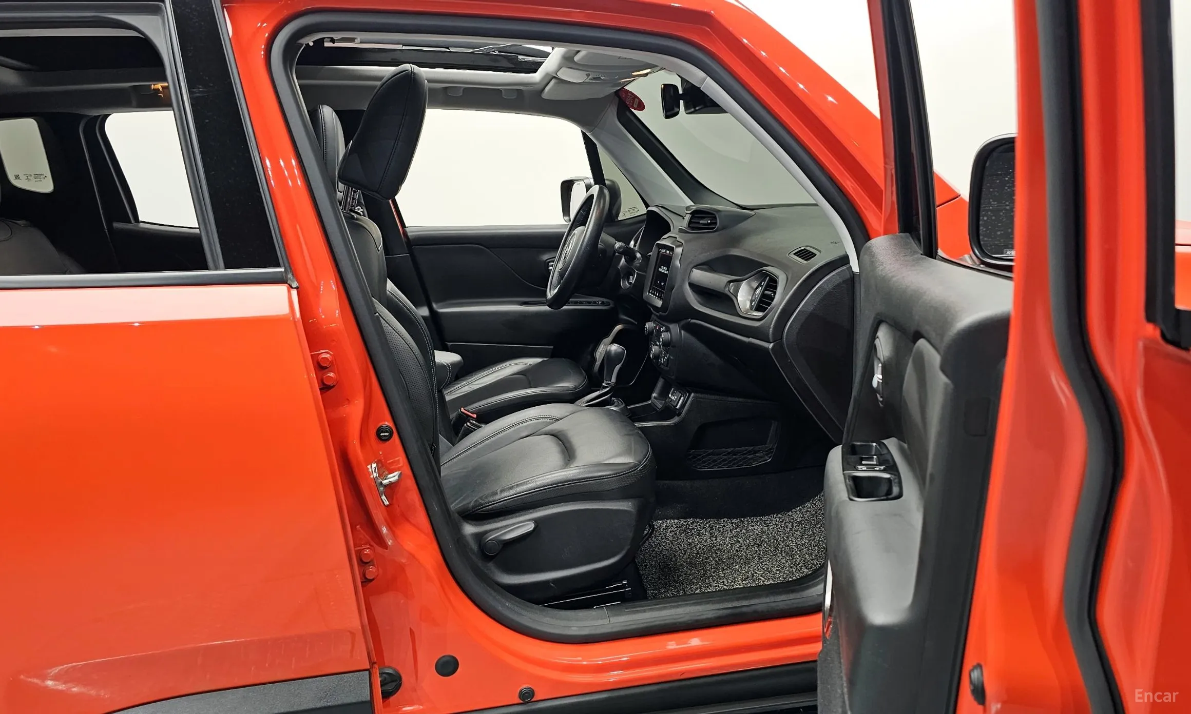 Jeep Renegade превью 11