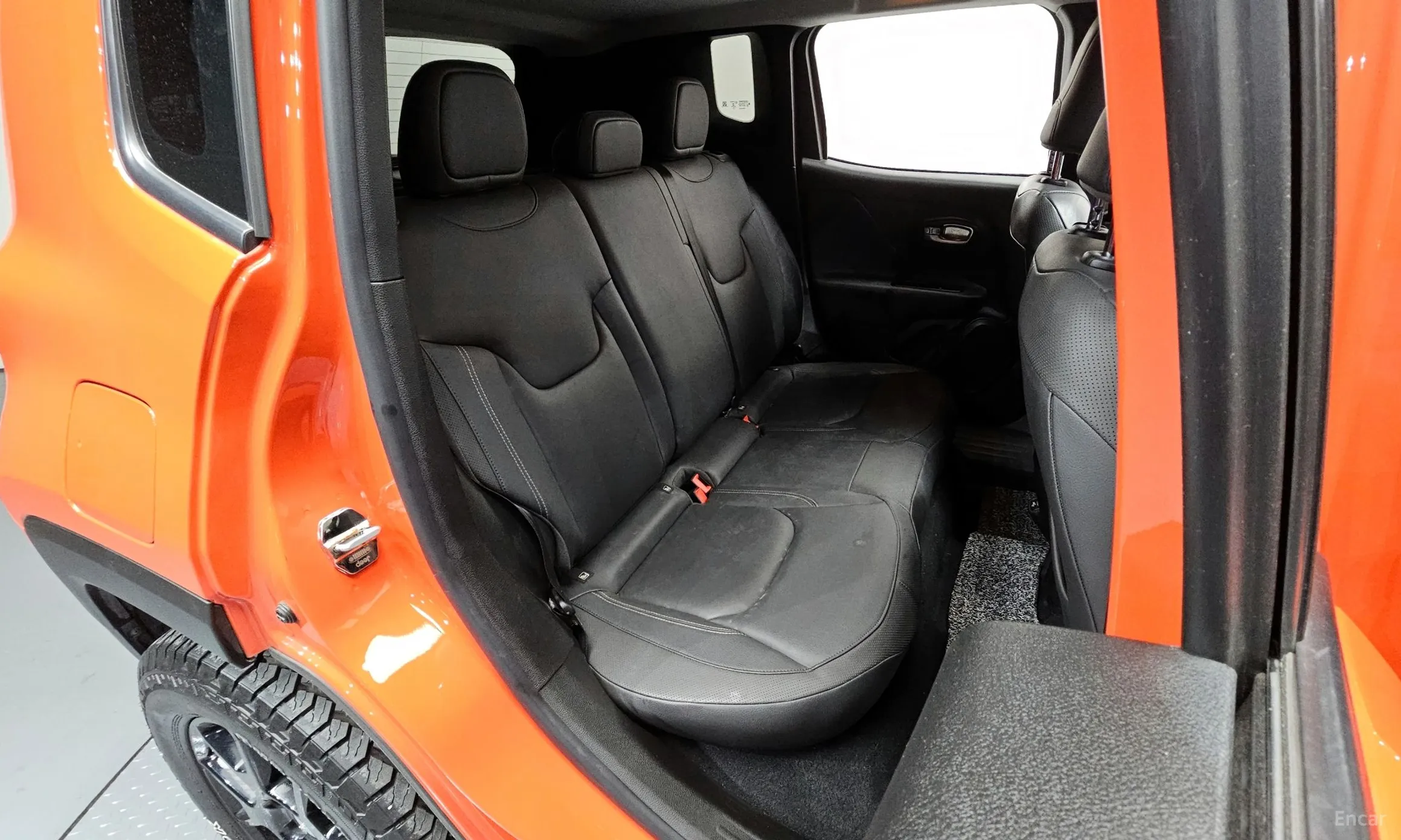 Jeep Renegade превью 12