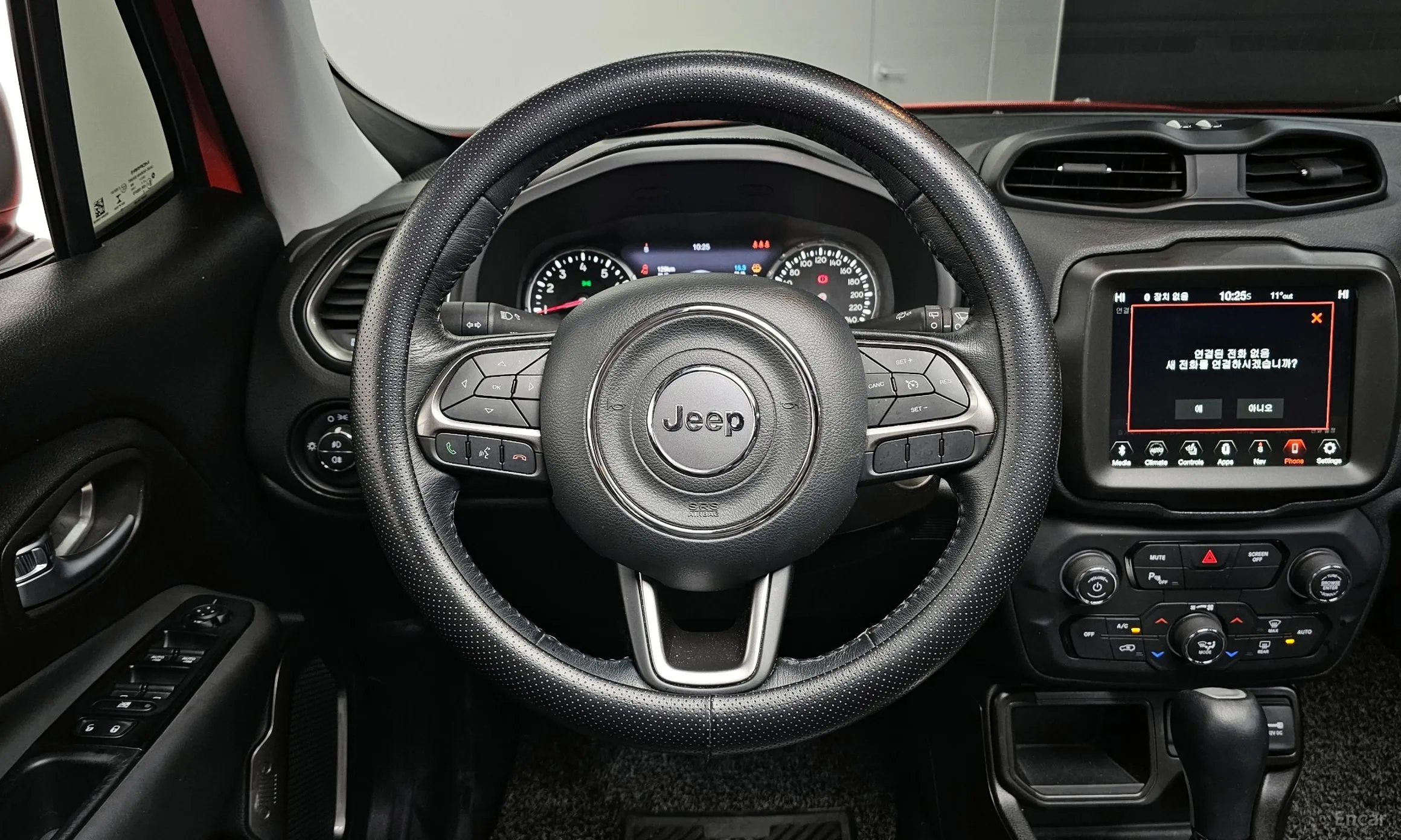 Jeep Renegade превью 13
