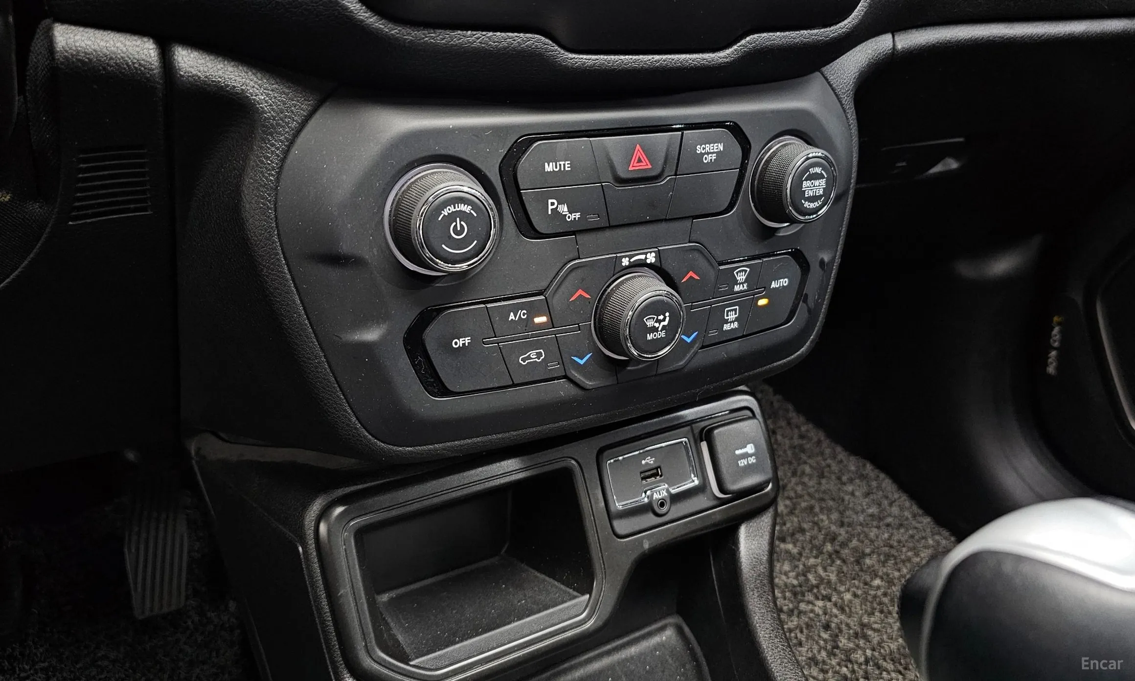 Jeep Renegade превью 15