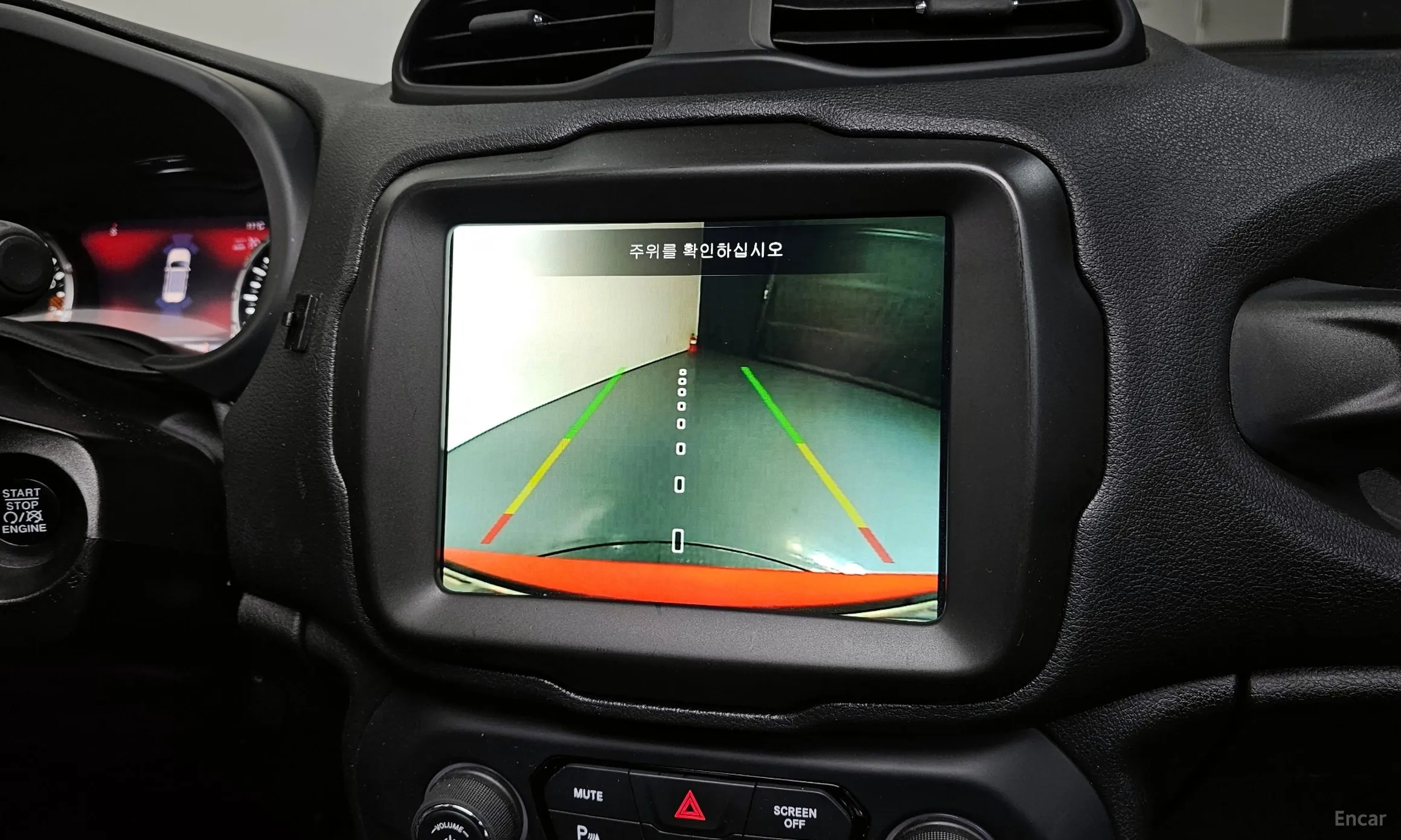 Jeep Renegade превью 16