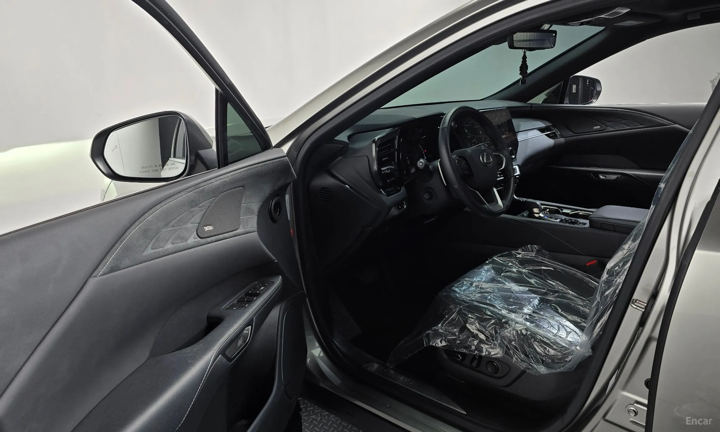 Lexus RX450h + 5th Gen превью 10