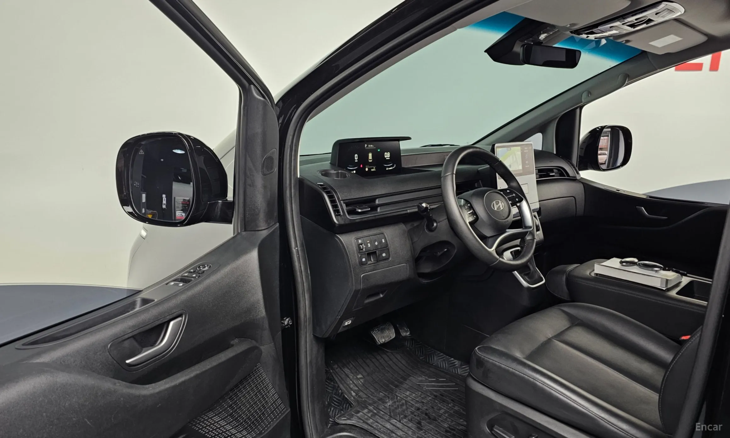 Hyundai Staria превью 10