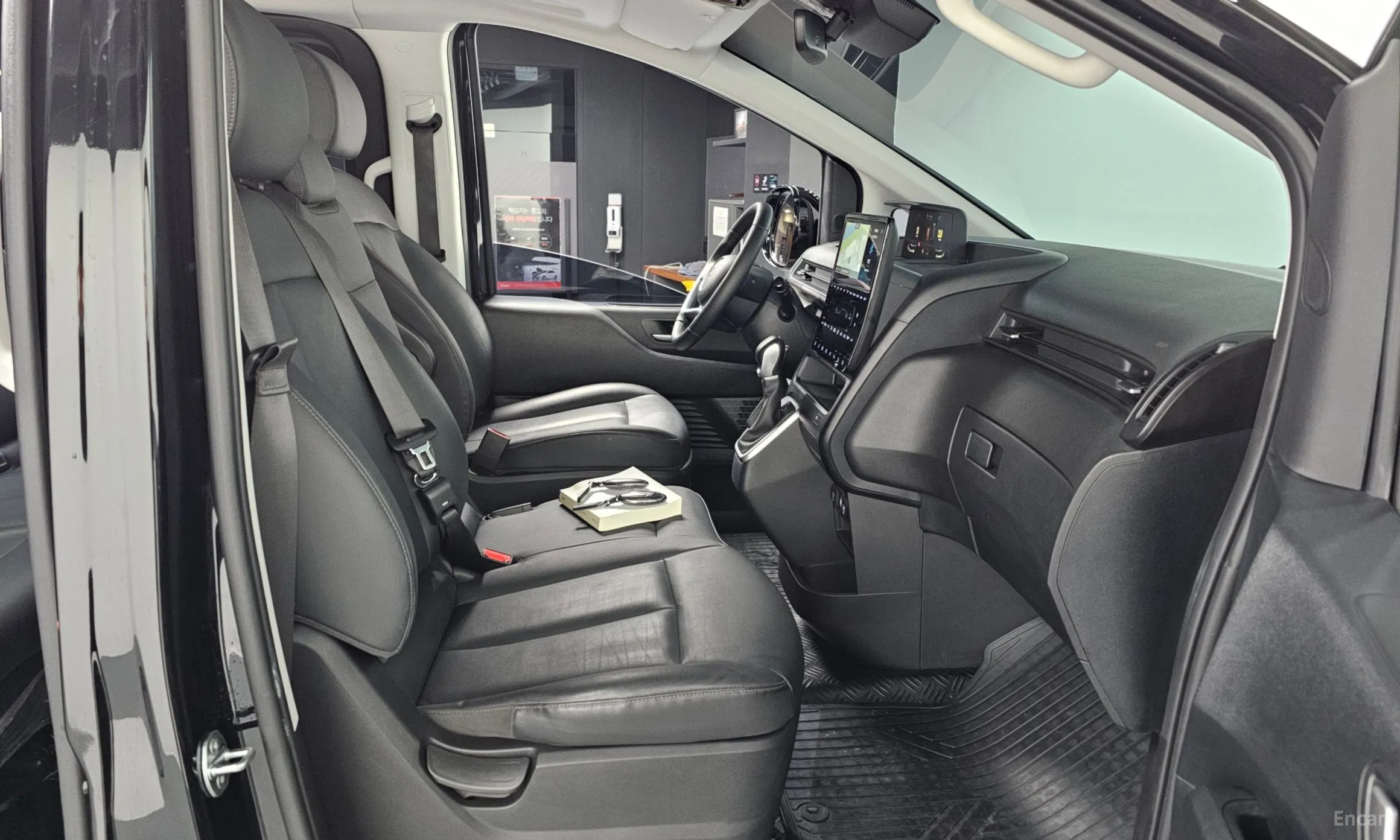 Hyundai Staria превью 11