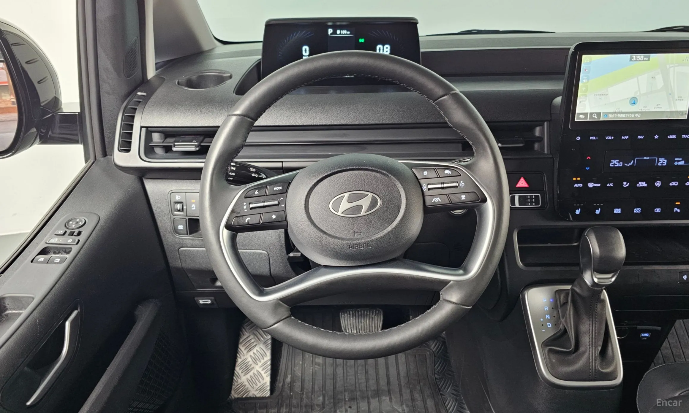 Hyundai Staria превью 13