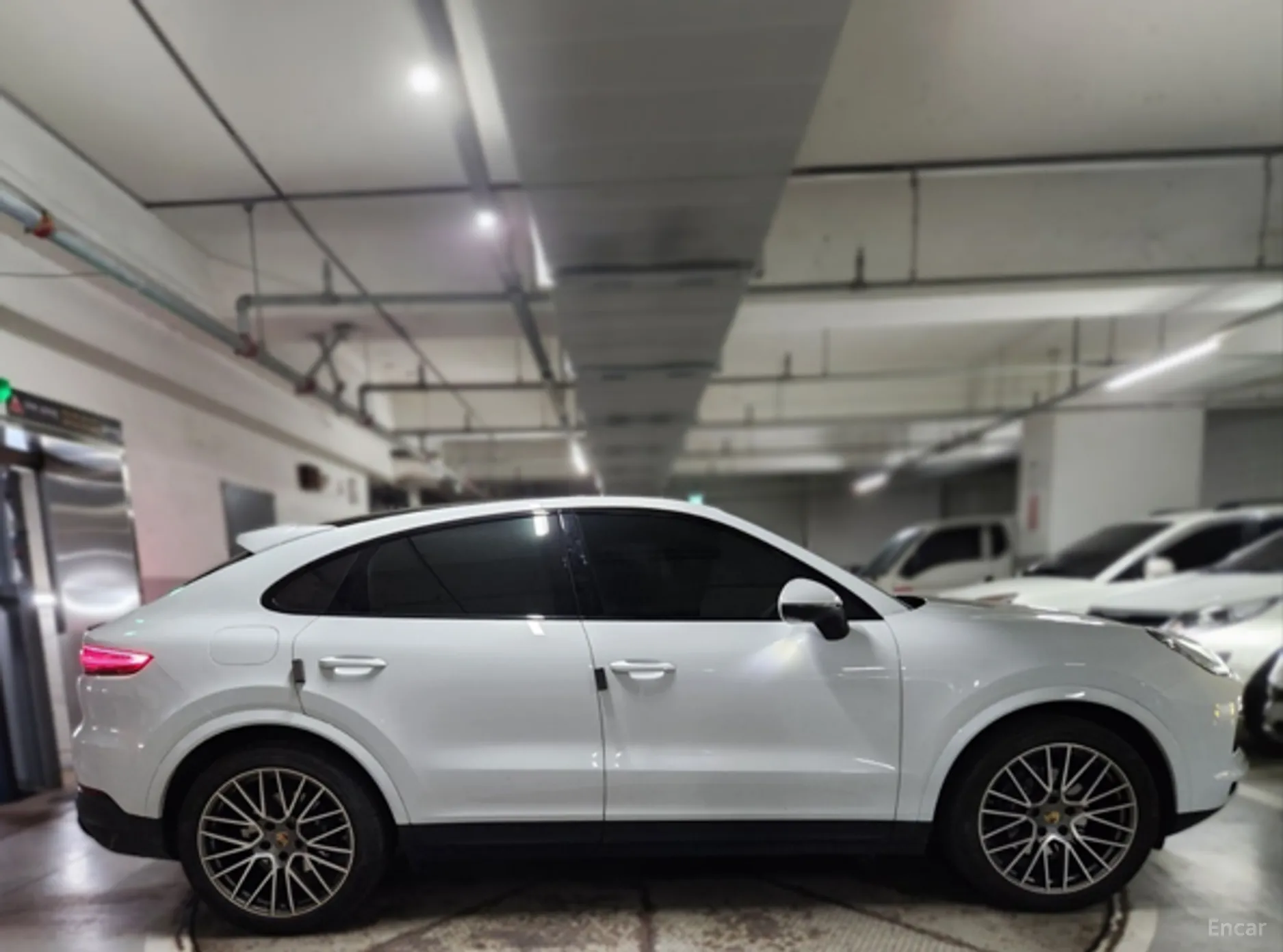 Porsche Cayenne (PO536) превью 4