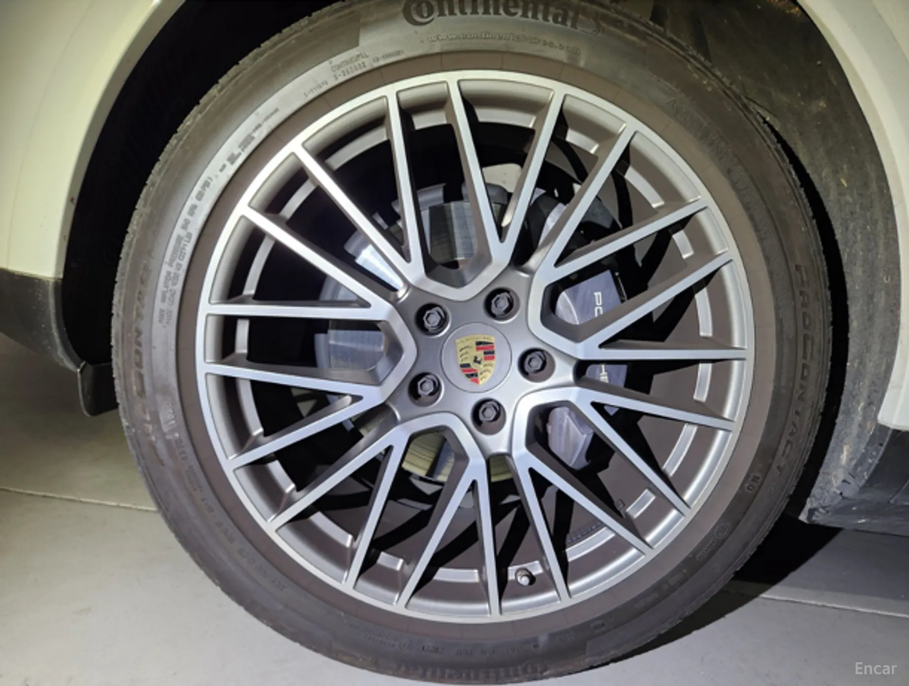 Porsche Cayenne (PO536) превью 5