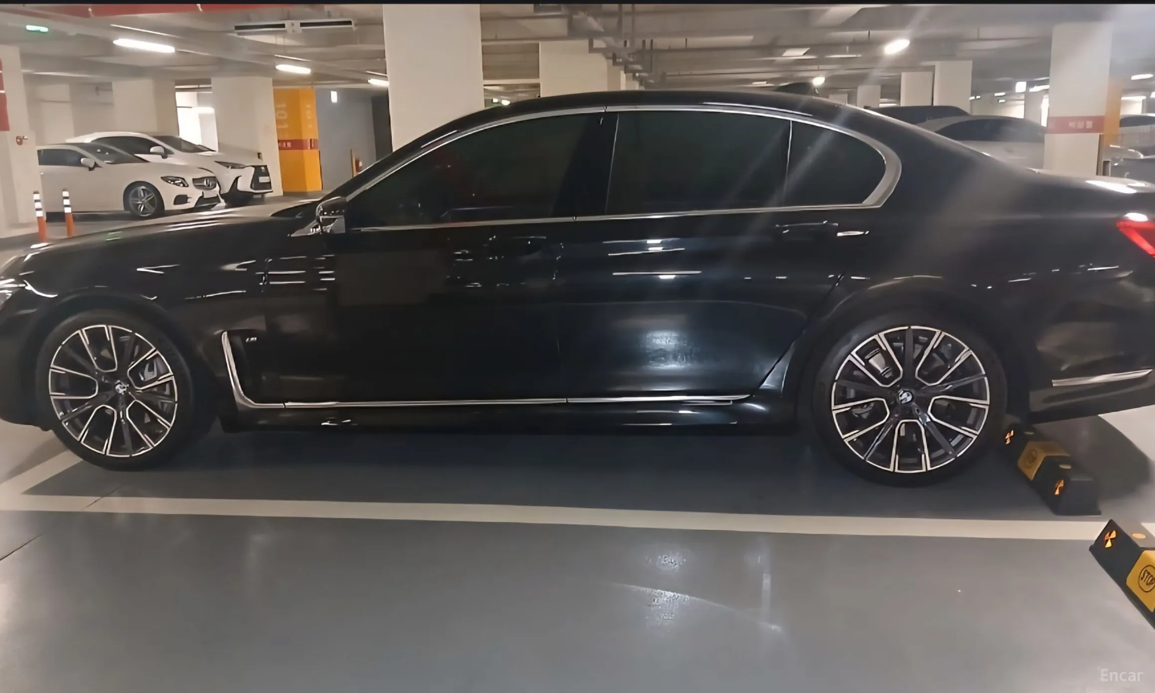 BMW 7 Series (G11) превью 8