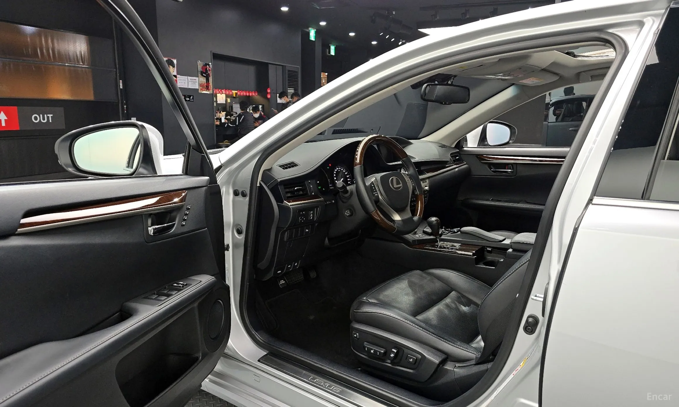 Lexus New ES300h превью 10